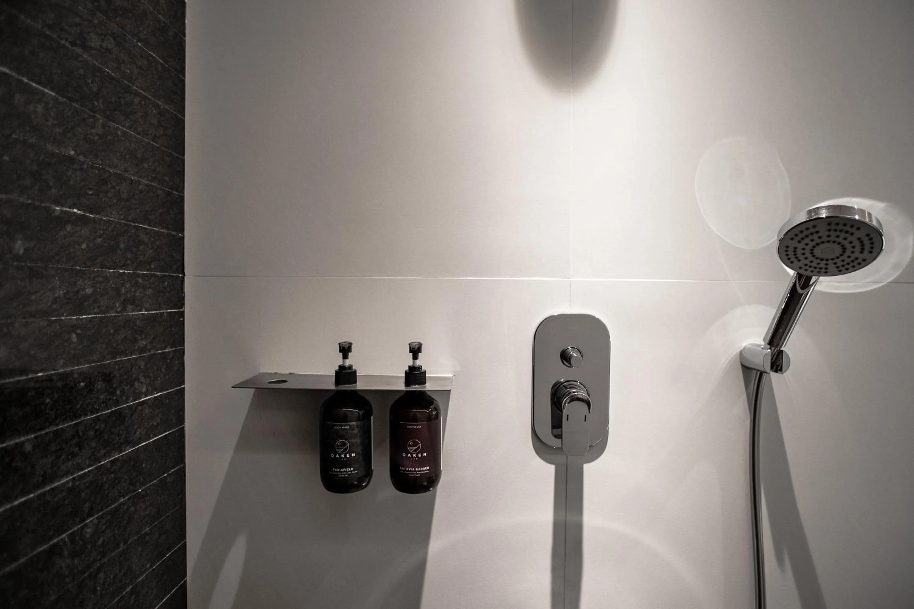 Shower in OXO Townhouses Berawa Canggu