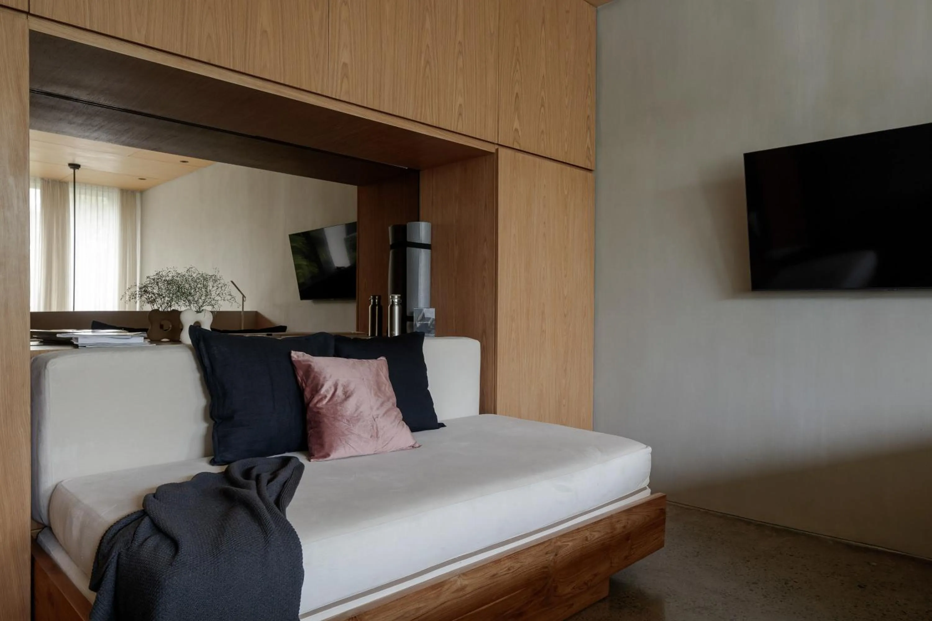TV and multimedia, Bed in OXO Townhouses Berawa Canggu