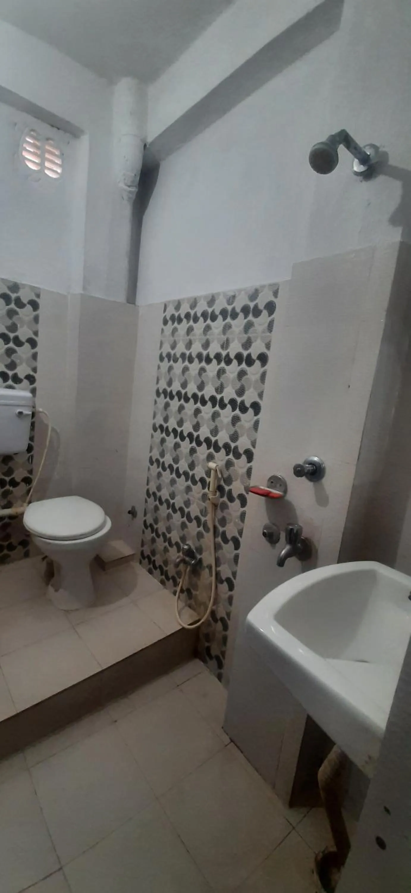 Bathroom in SPOT ON Gajadhar Rest House
