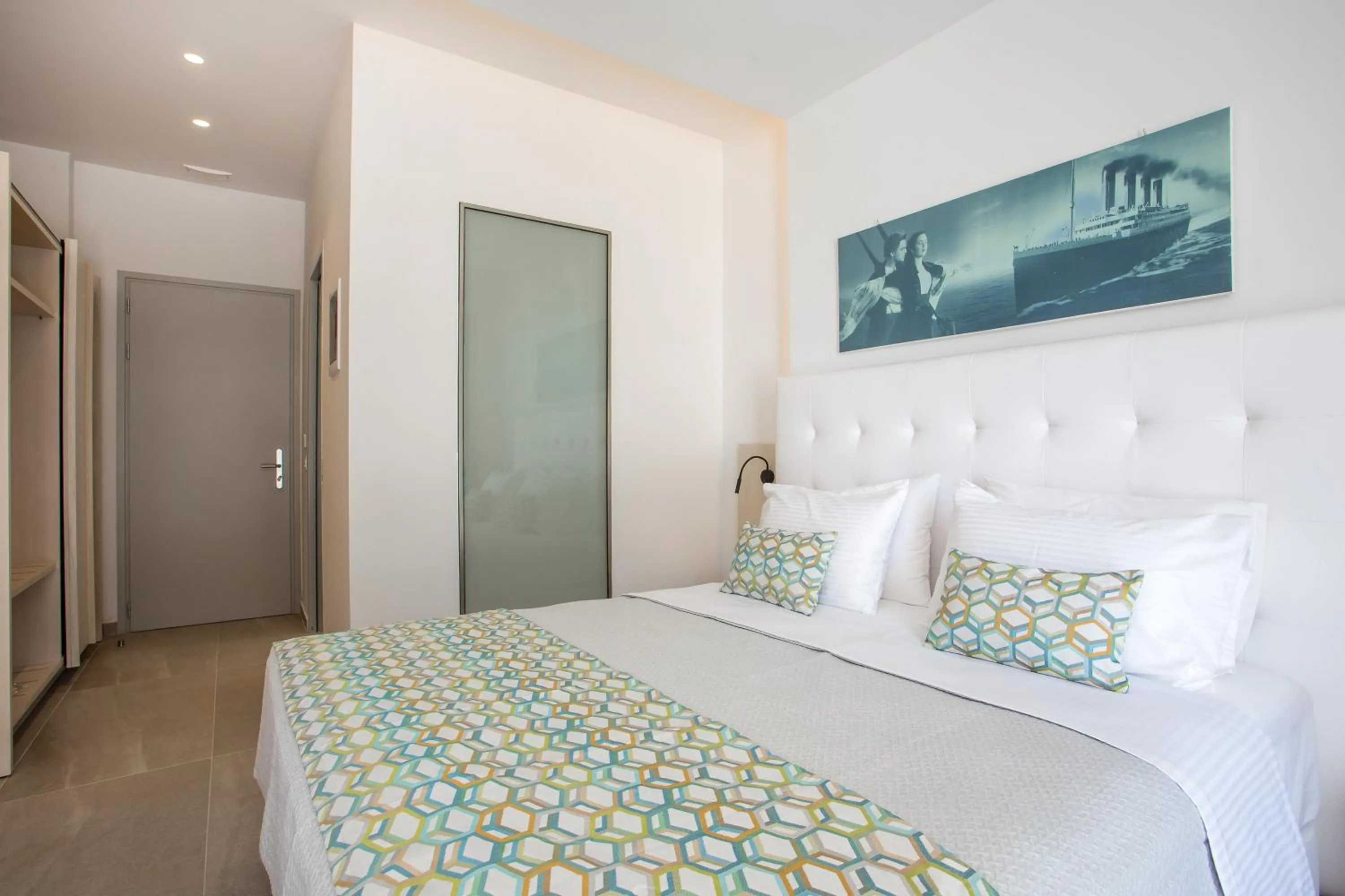Bed in Hollywood Inn Faliraki - Adults Only