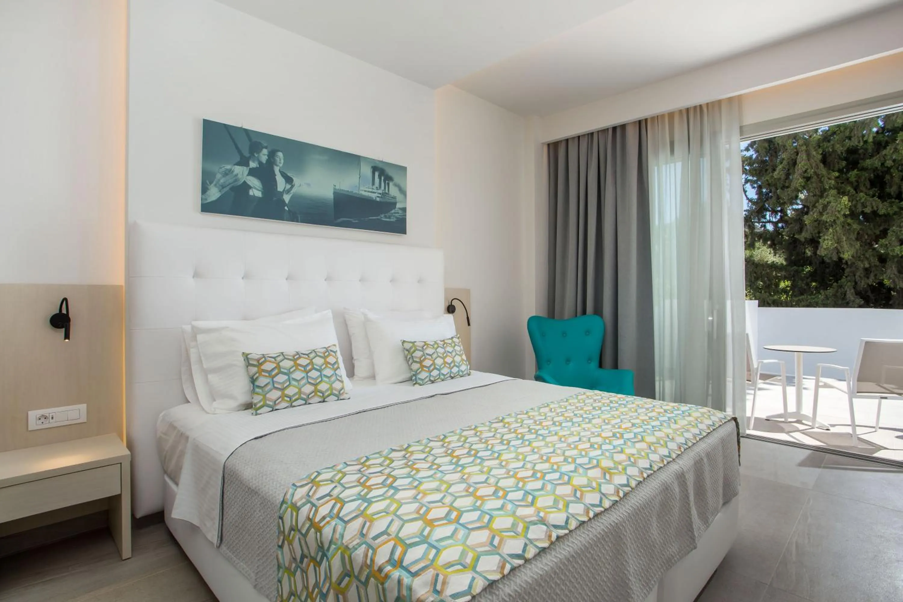 Bed in Hollywood Inn Faliraki - Adults Only