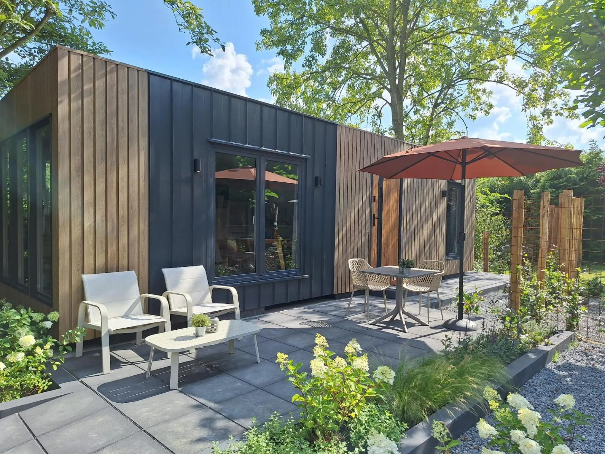 B&B Vierlingsbeek, Appartement en tuin-chalets