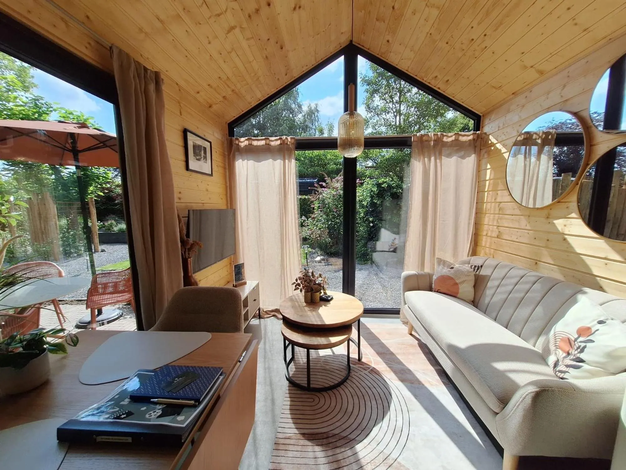 Living room in B&B Vierlingsbeek, Appartement en tuin-chalets