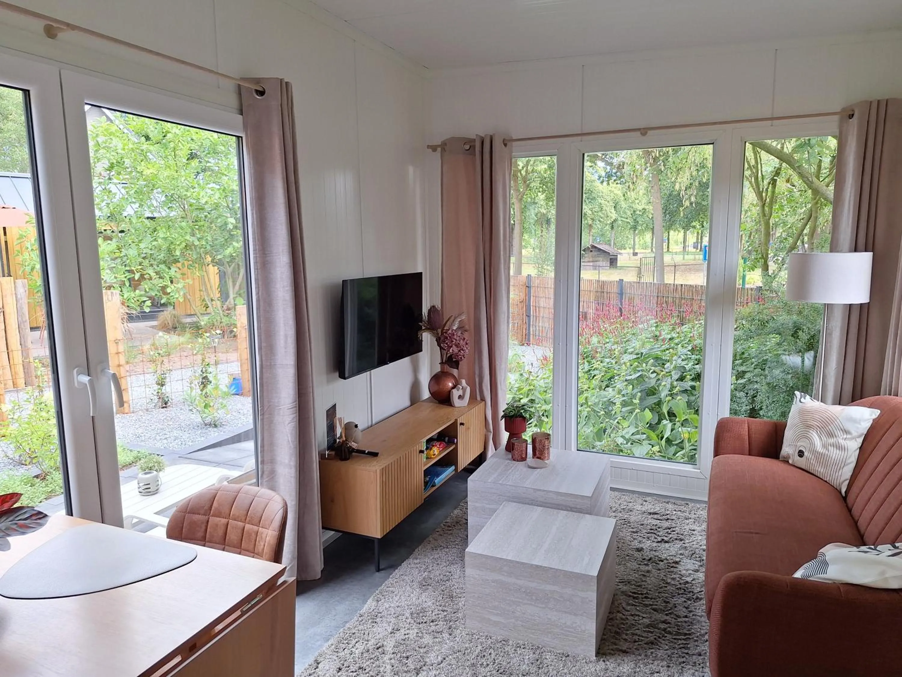 Living room in B&B Vierlingsbeek, Appartement en tuin-chalets