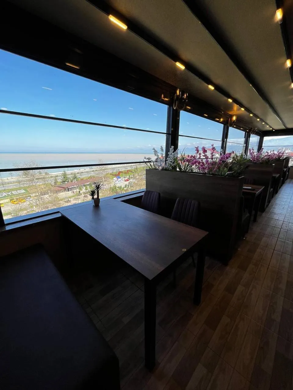 Restaurant/places to eat in Avni Bey Otel