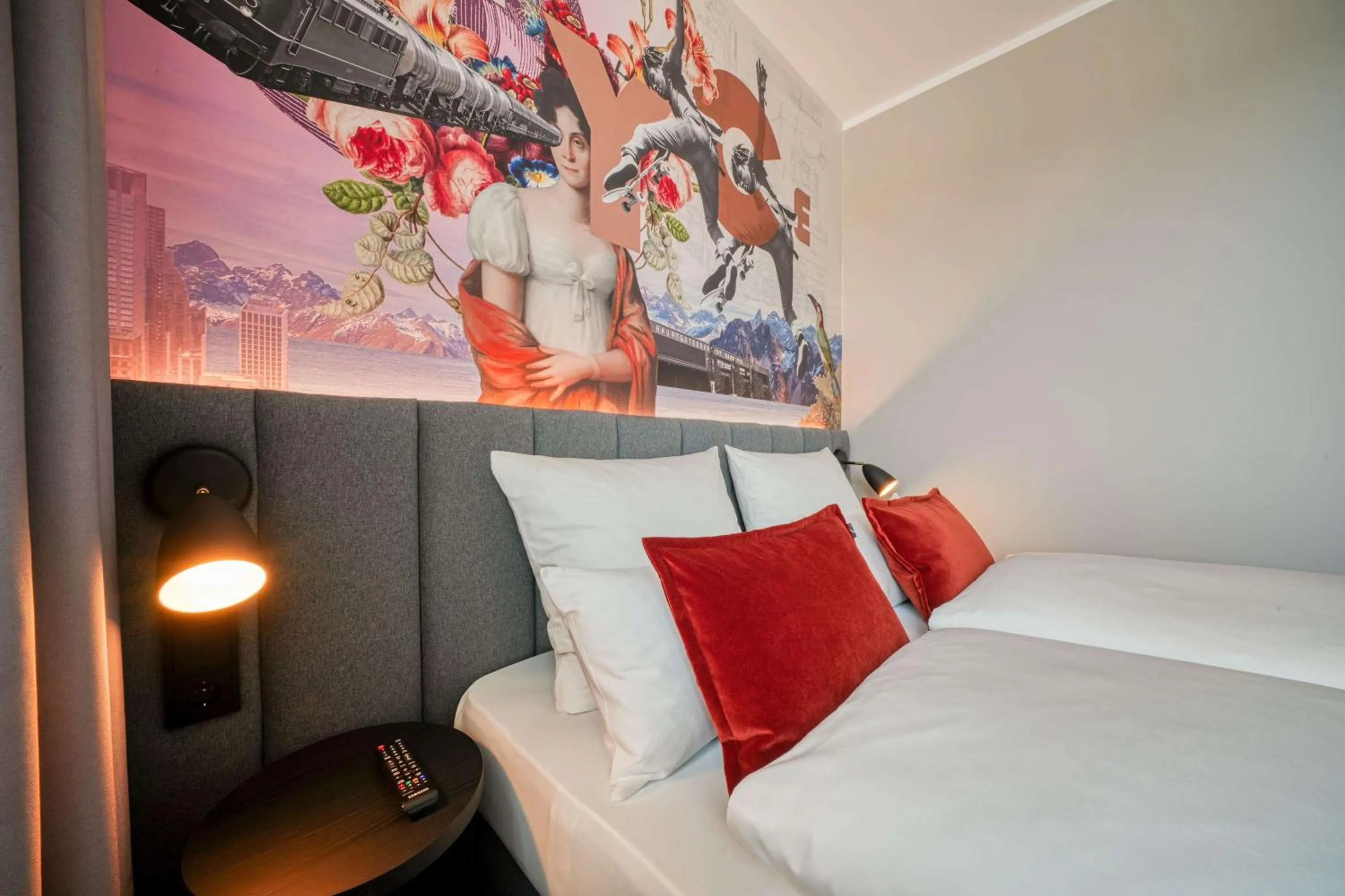 Photo of the whole room, Bed in Vienna House Easy by Wyndham Hannover City