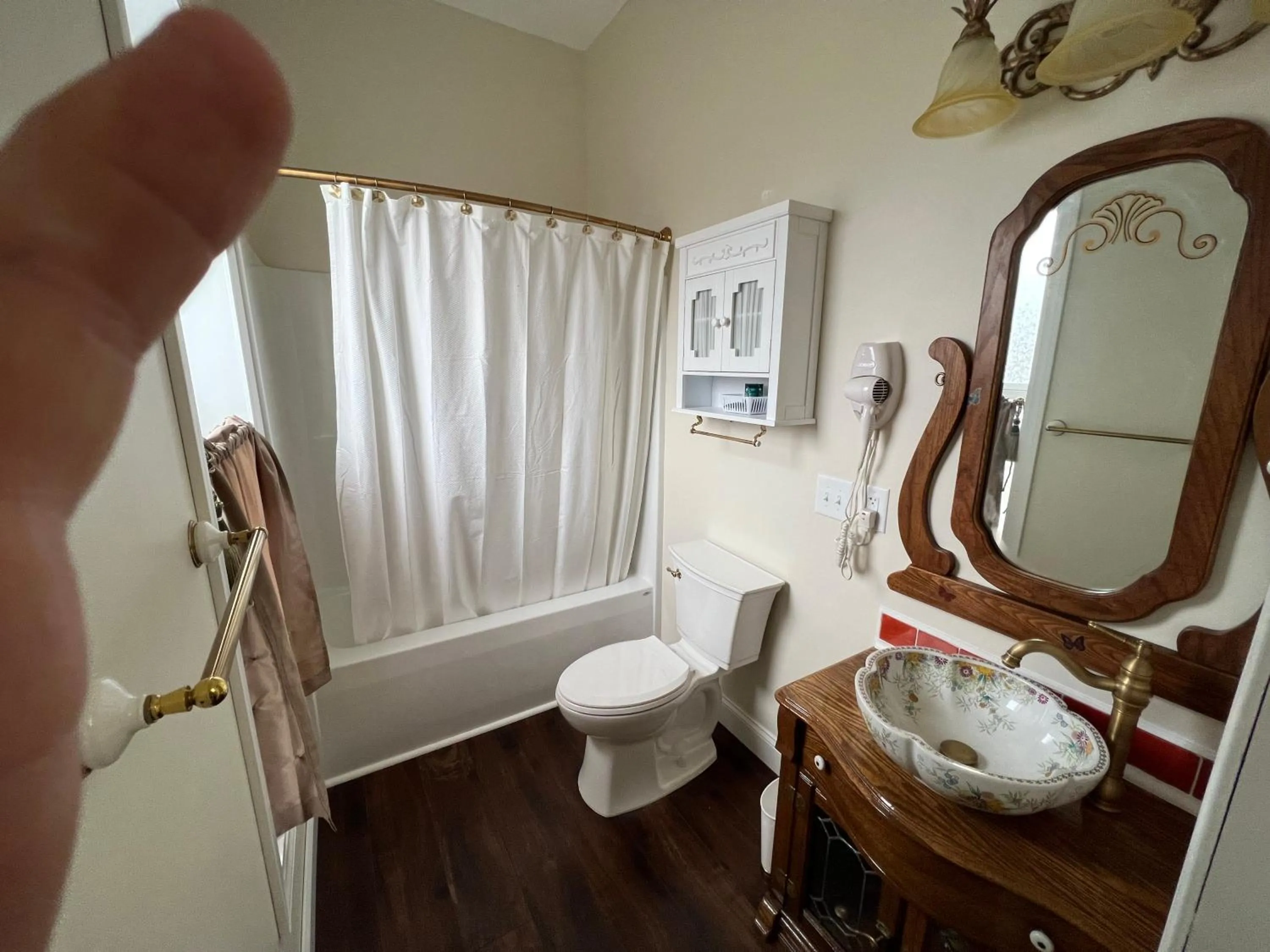 Bathroom in Holland Farmhouse Inn B&B