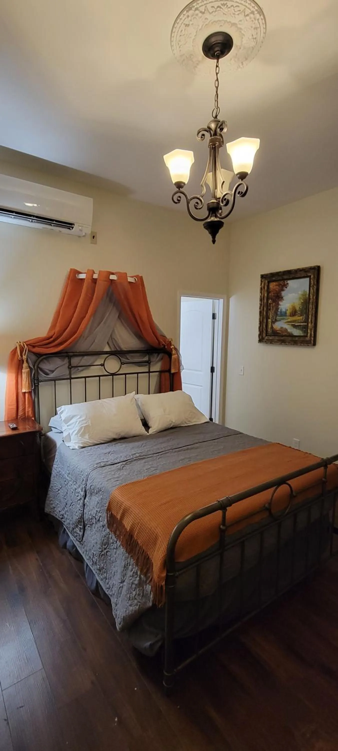 Bed in Holland Farmhouse Inn B&B