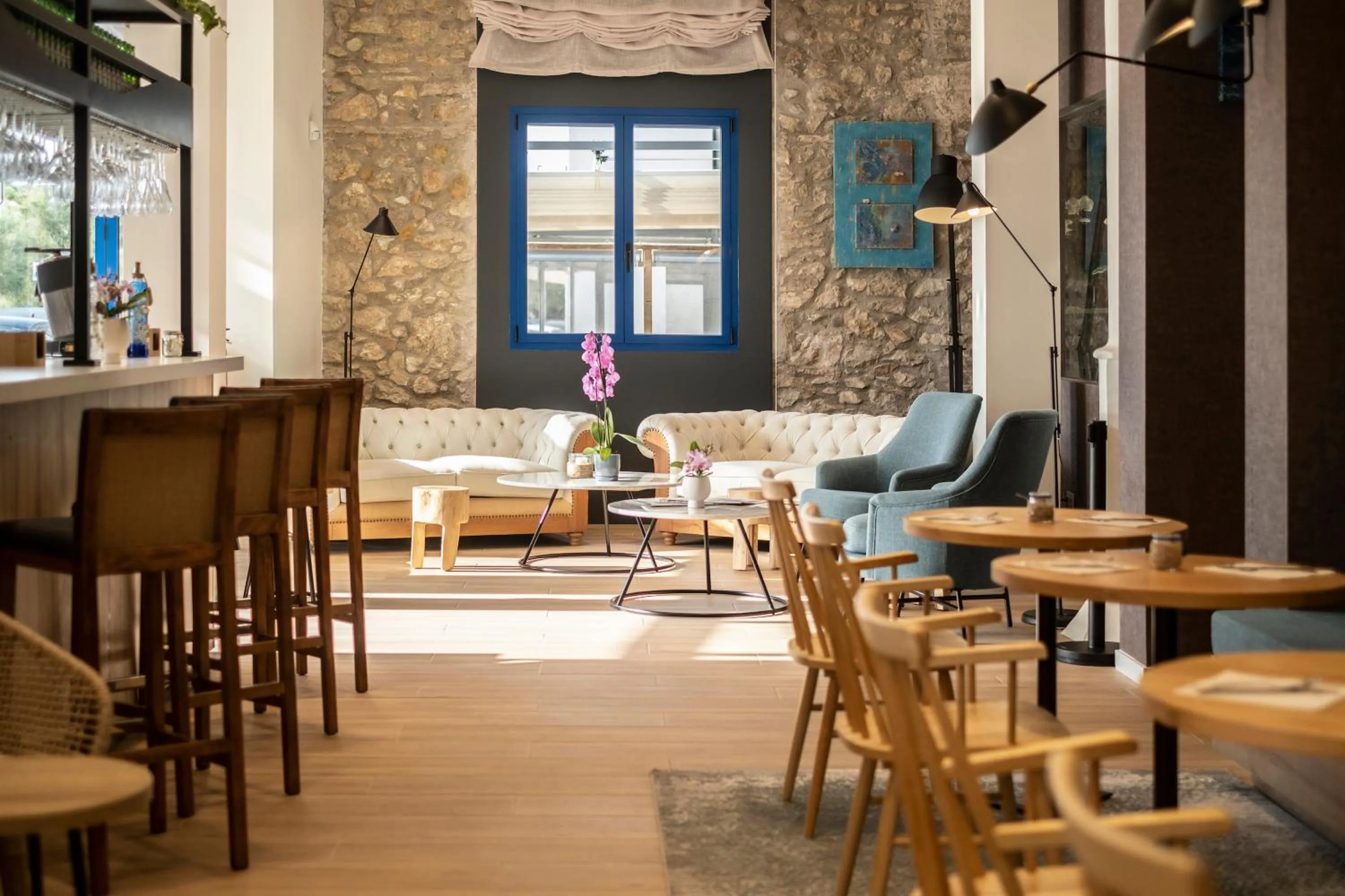 Restaurant/places to eat in Hotel Voramar