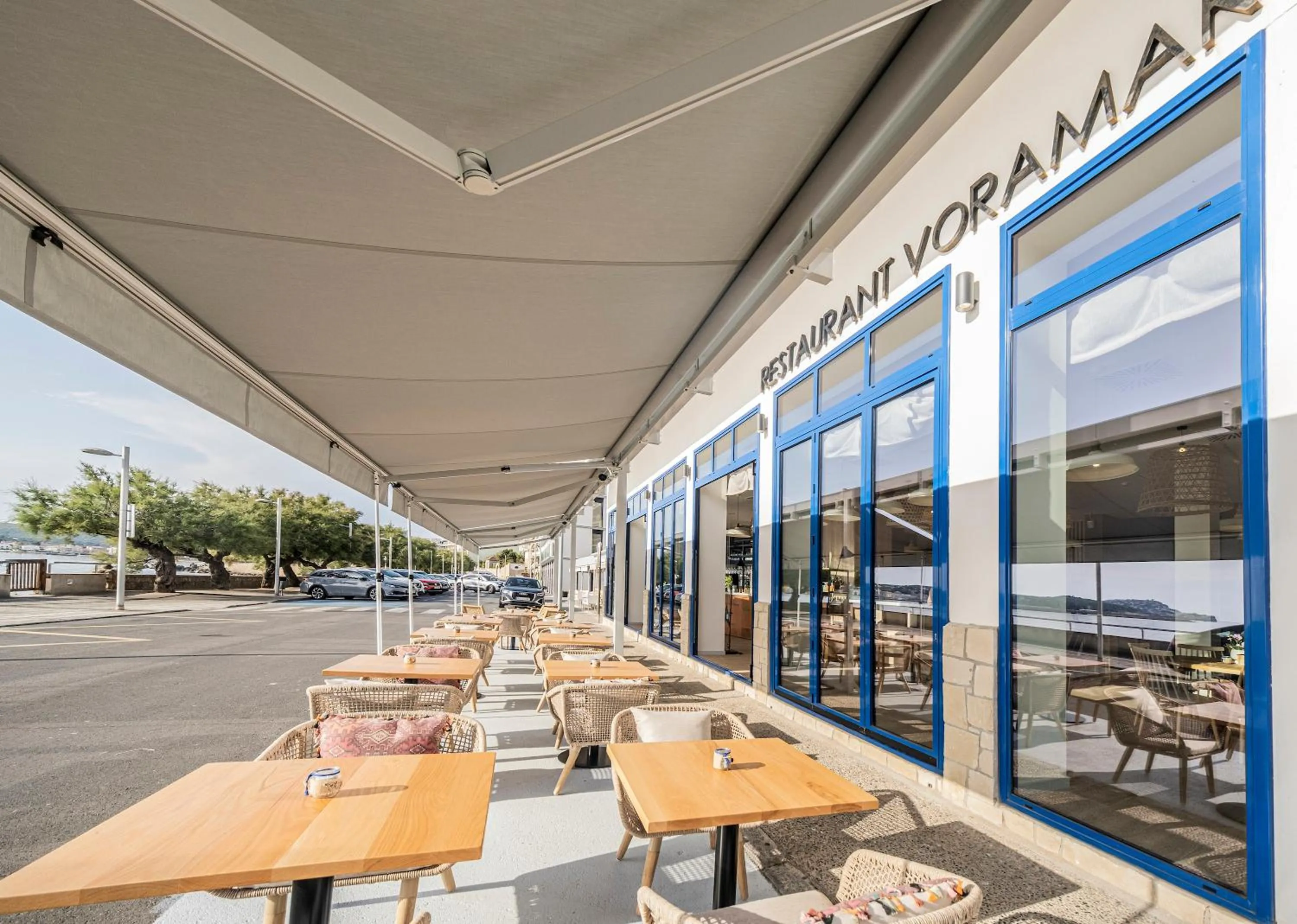 Restaurant/places to eat in Hotel Voramar