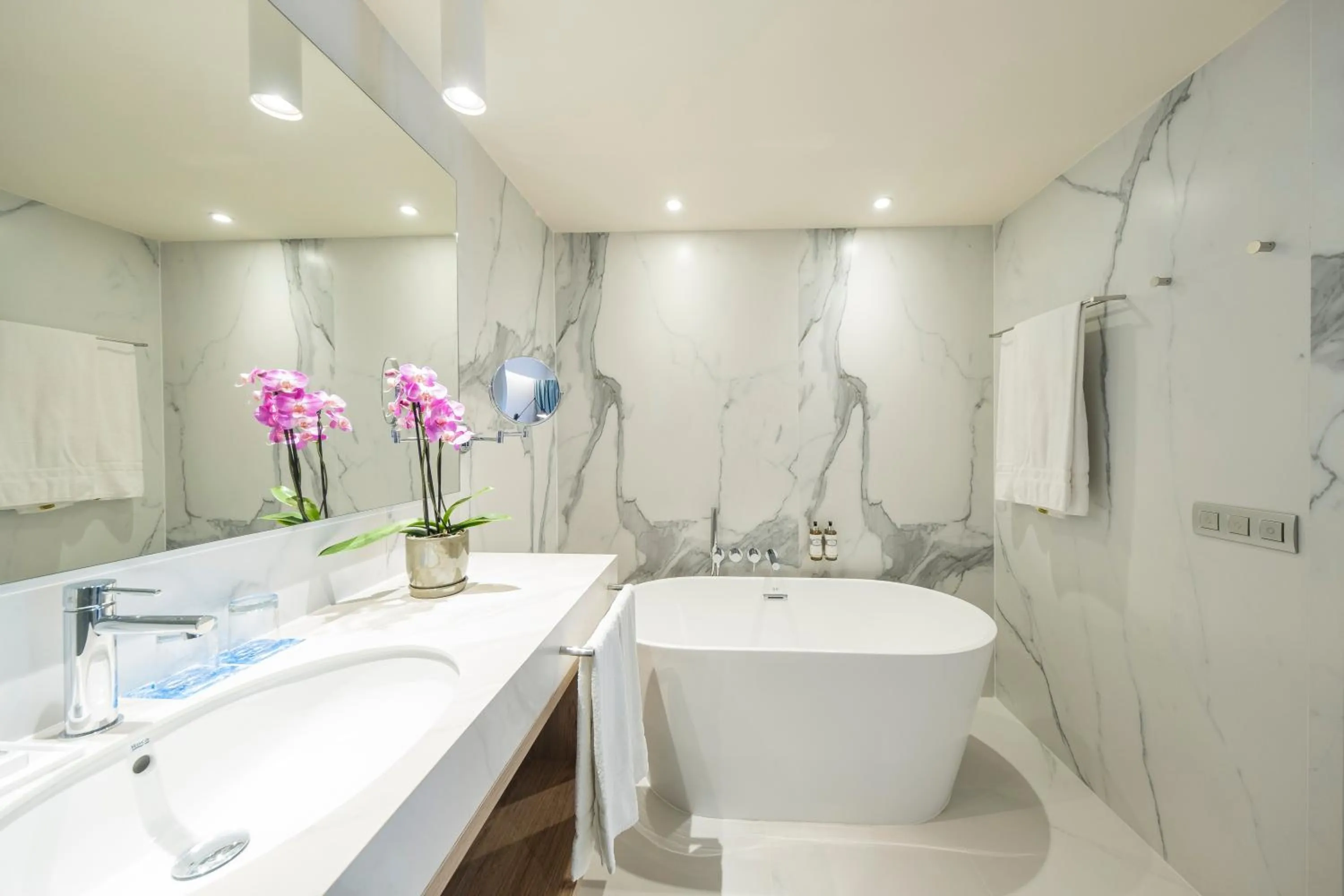 Bathroom in Hotel Voramar