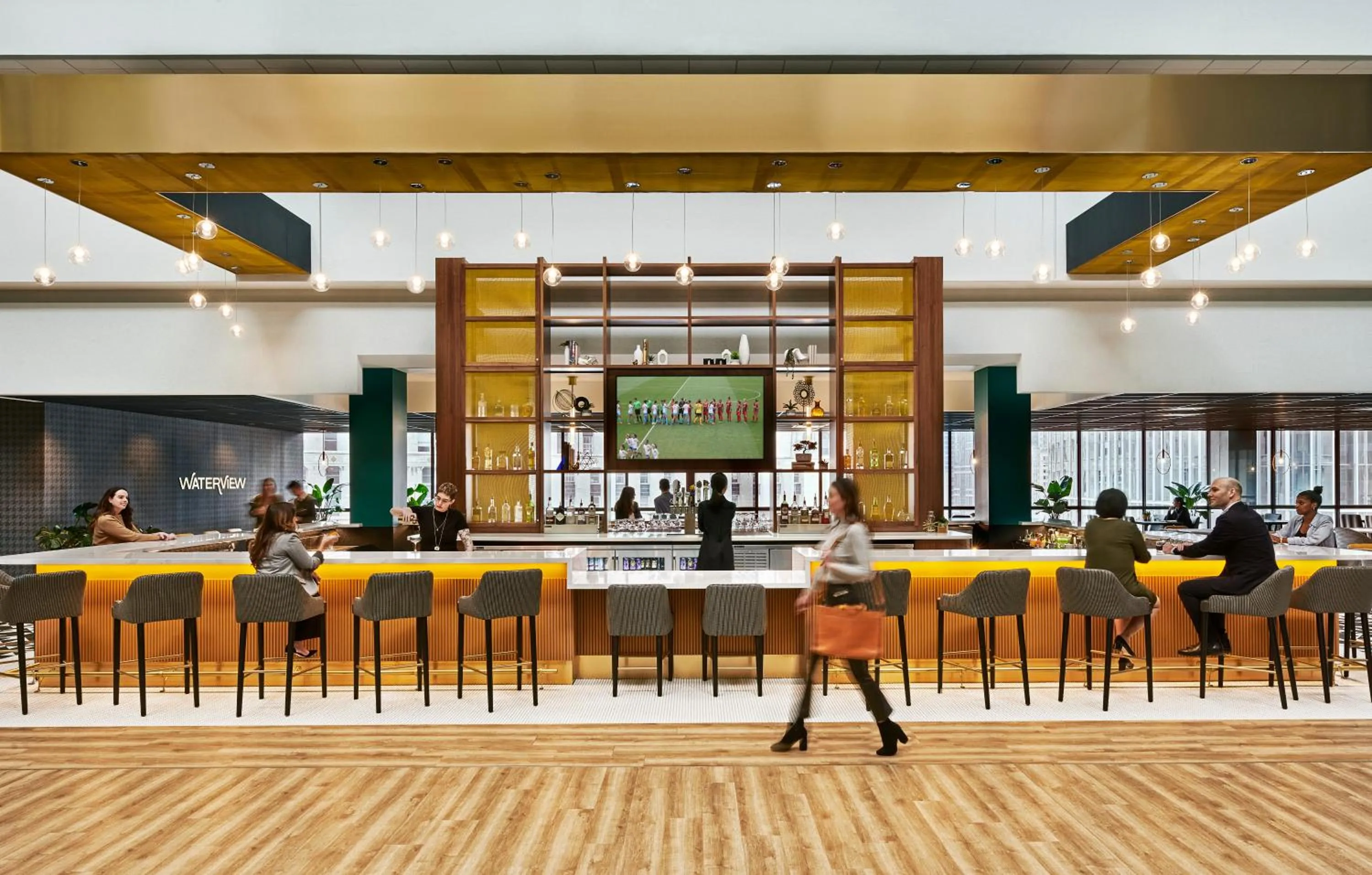 People in Holiday Inn - Chicago Dwtn - The Mart by IHG