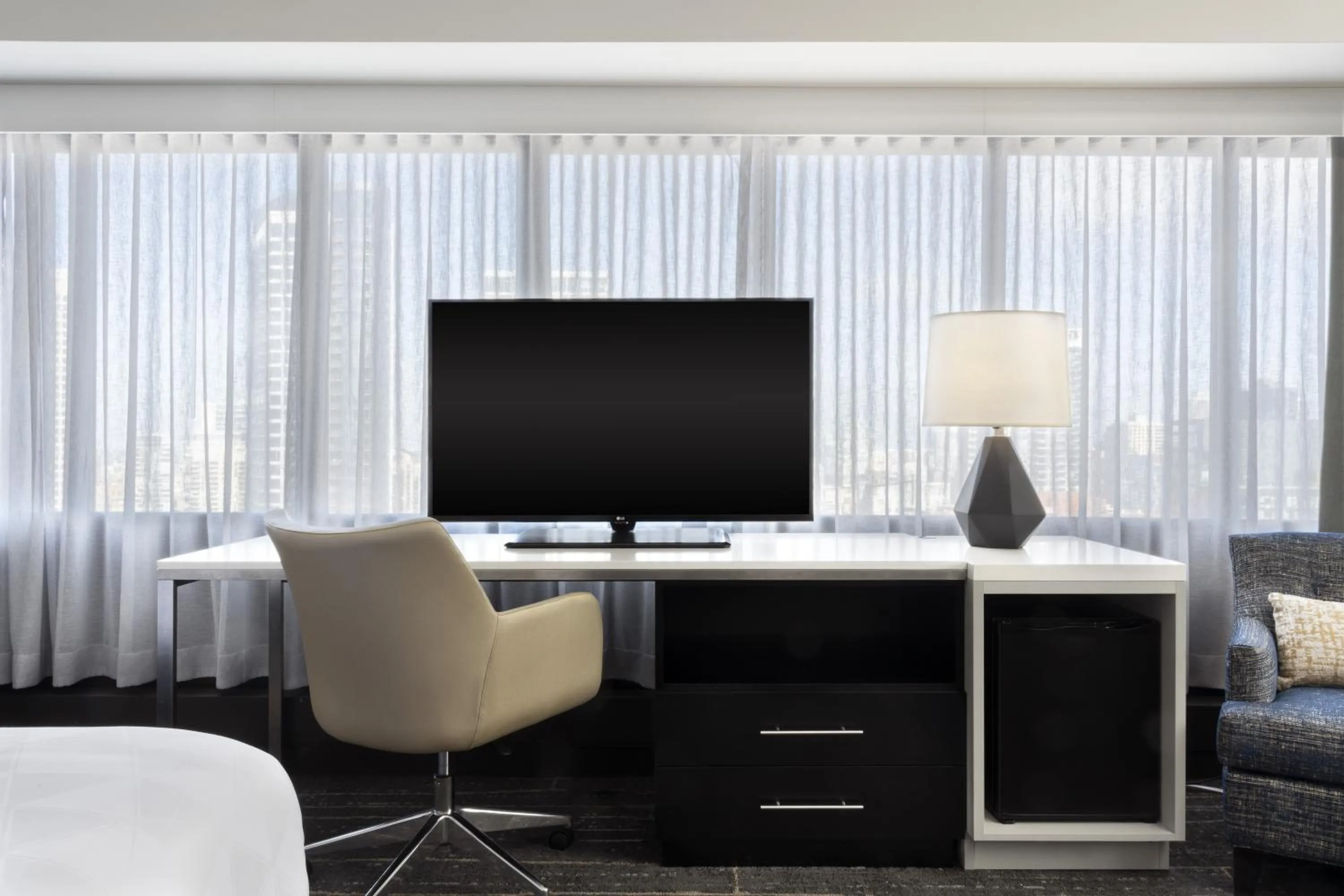 TV and multimedia in Holiday Inn - Chicago Dwtn - The Mart by IHG