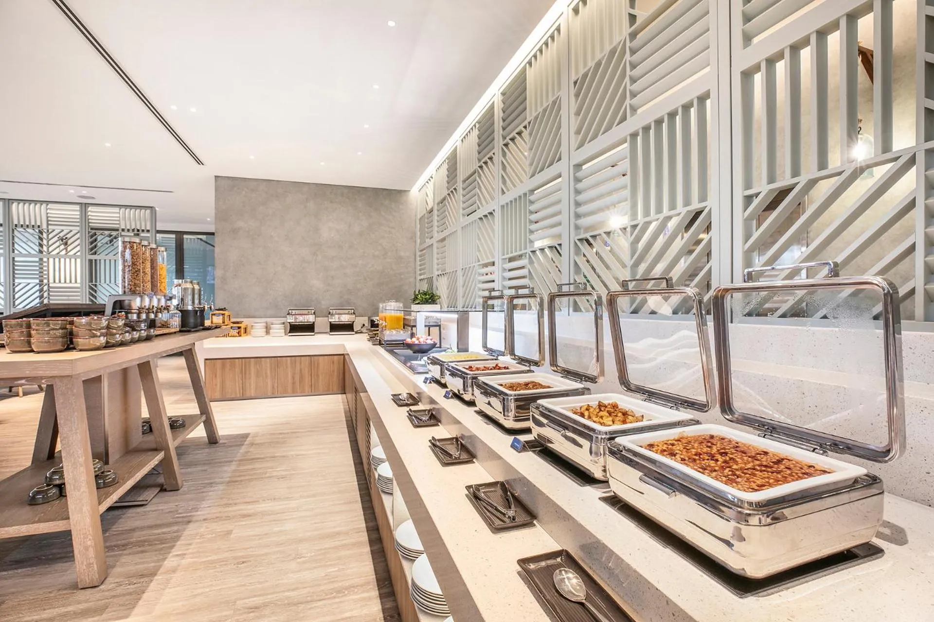 Breakfast in Holiday Inn Express & Suites Sunshine Coast by IHG