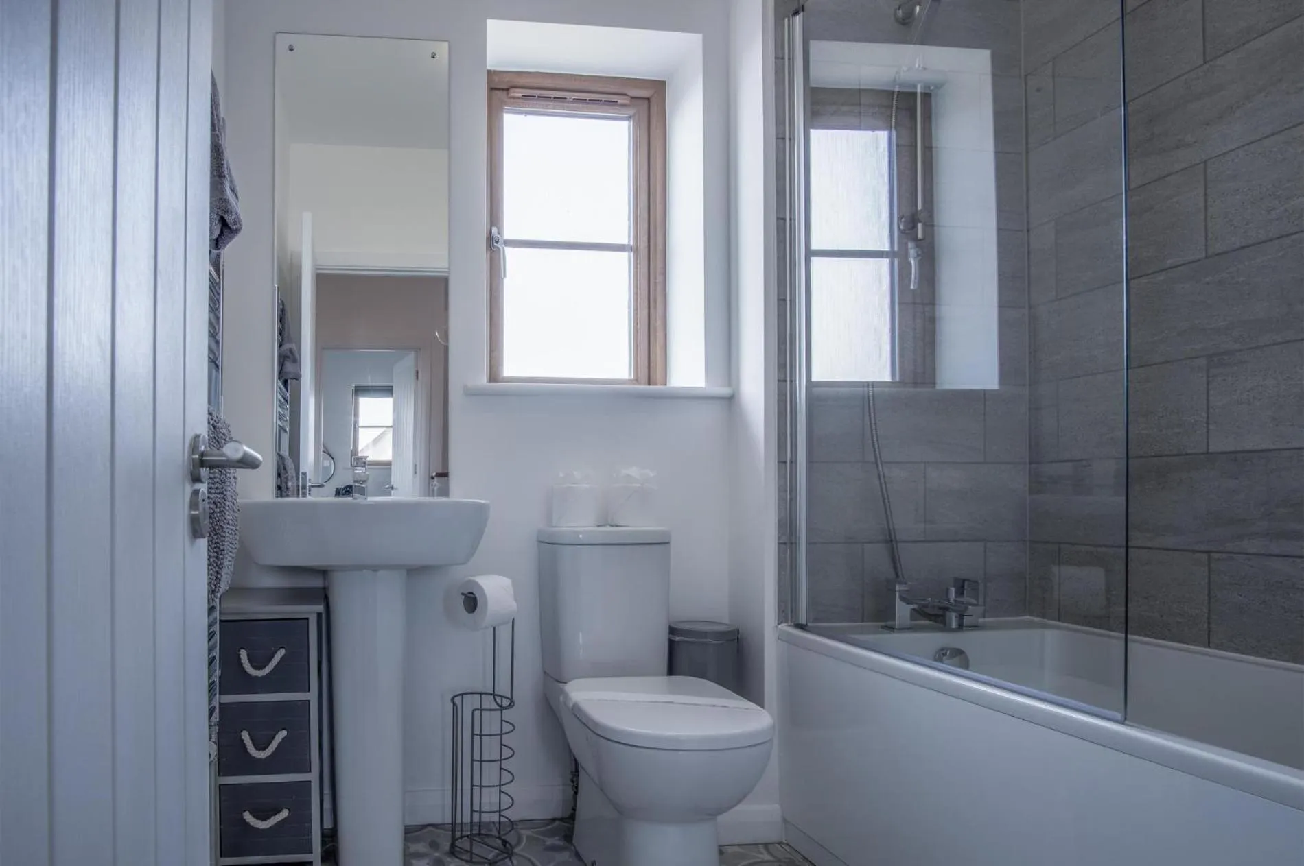 Floor plan in Johnnys Cove - 2 Bedroom Holiday Home - New Hedges