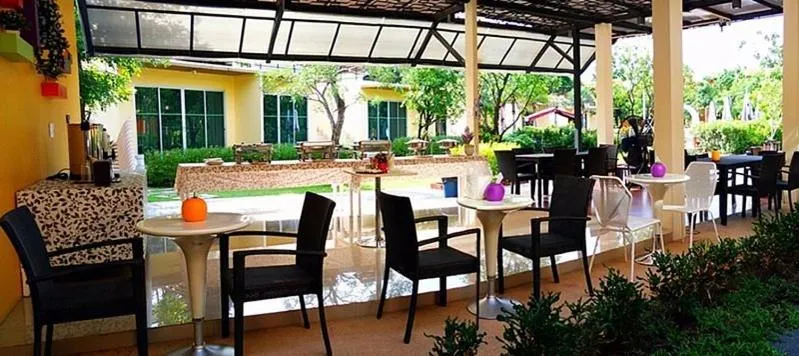 Dining area in BANGKOK.GRAND.RESORT