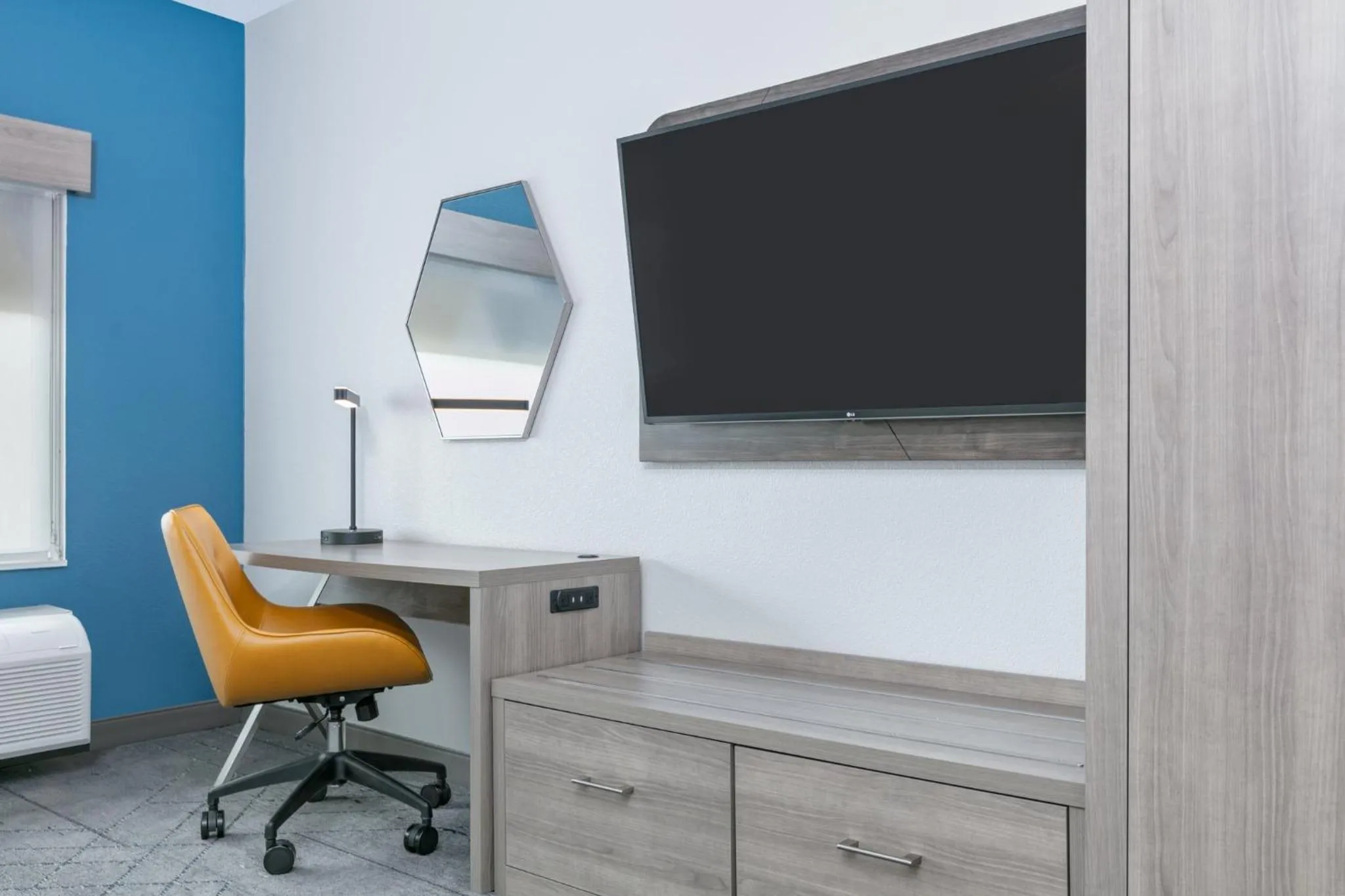 Photo of the whole room in HOLIDAY INN EXPRESS & SUITES DALLAS PLANO NORTH by IHG