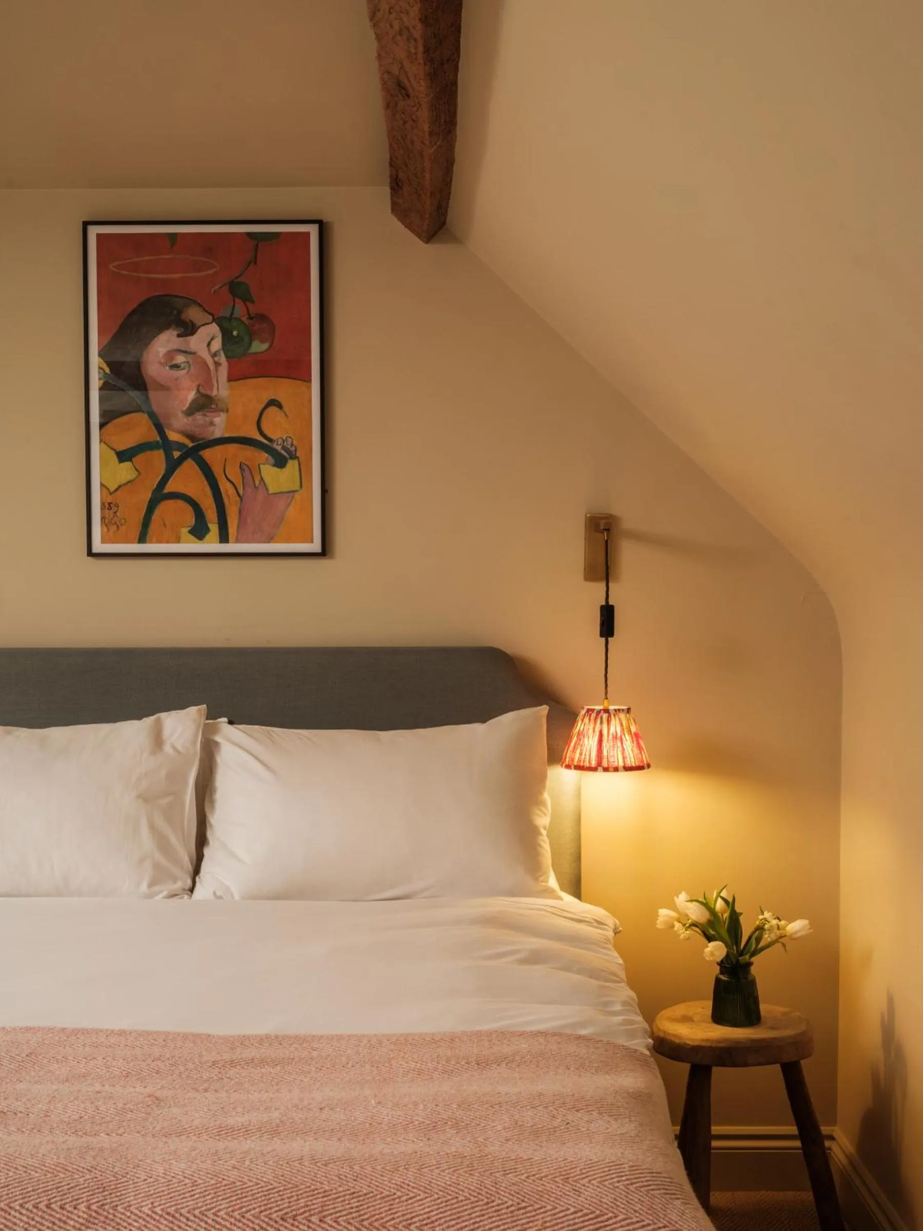 Bedroom, Bed in The Bell & Crown