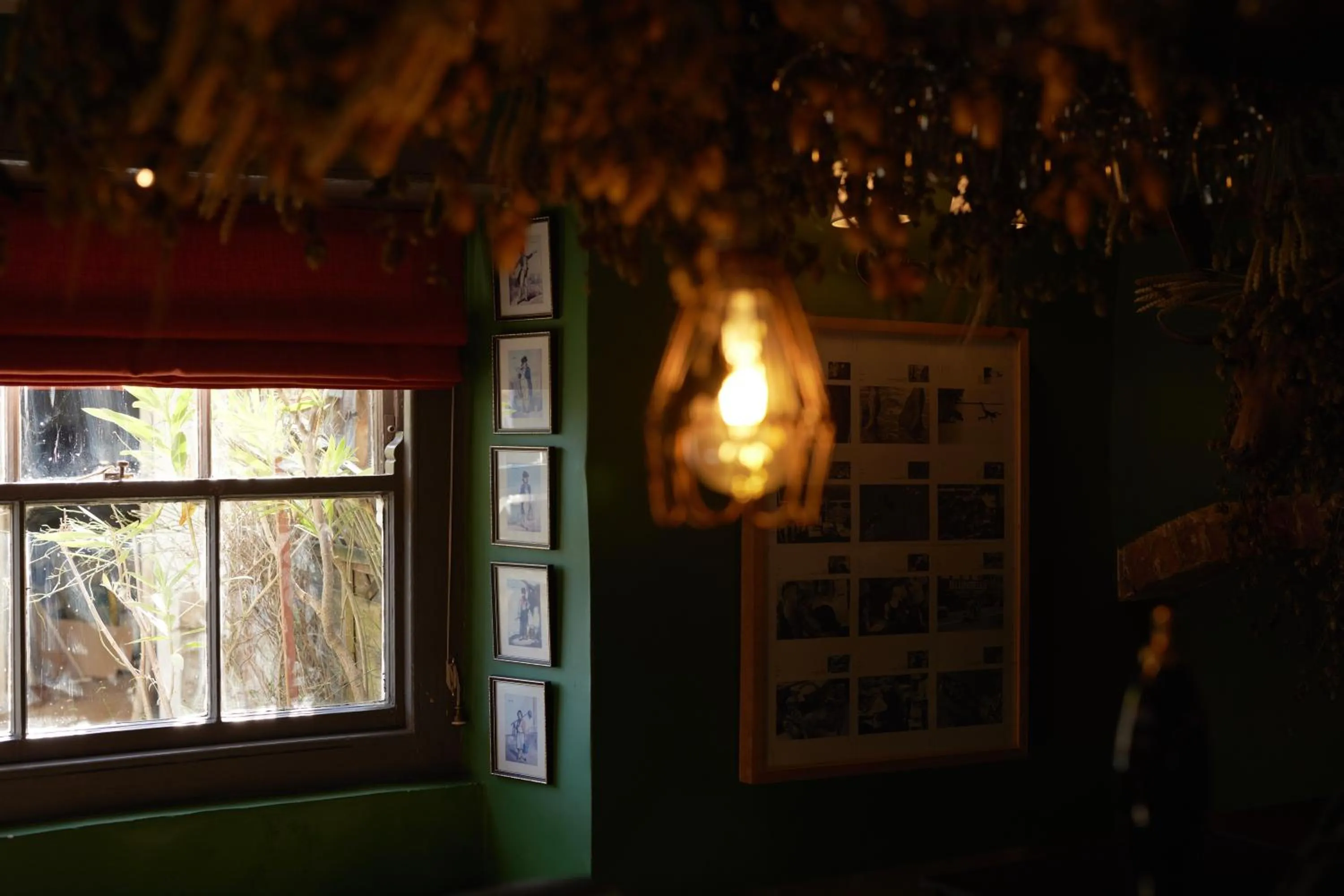 Lounge or bar in The Bell & Crown