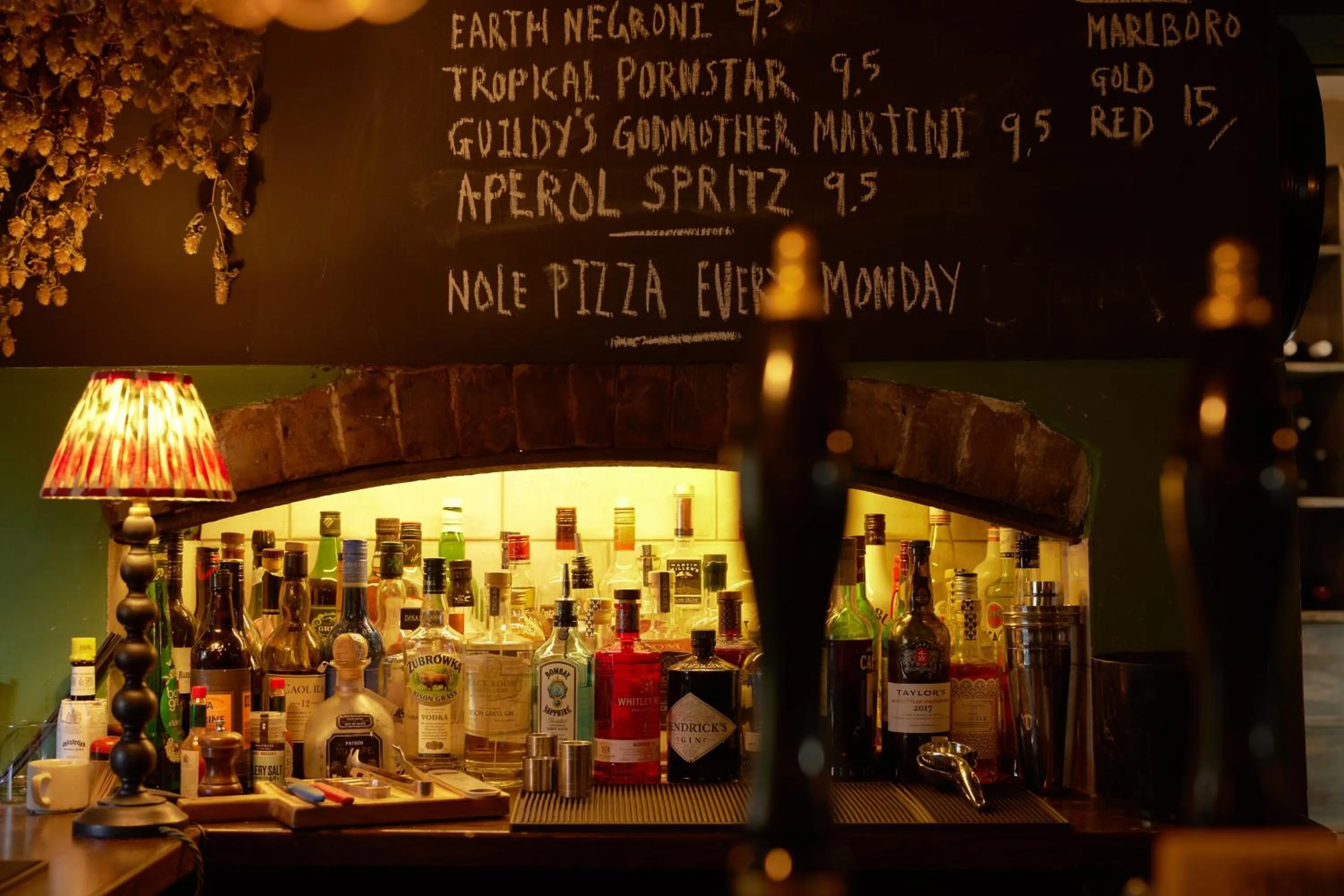 Lounge or bar in The Bell & Crown