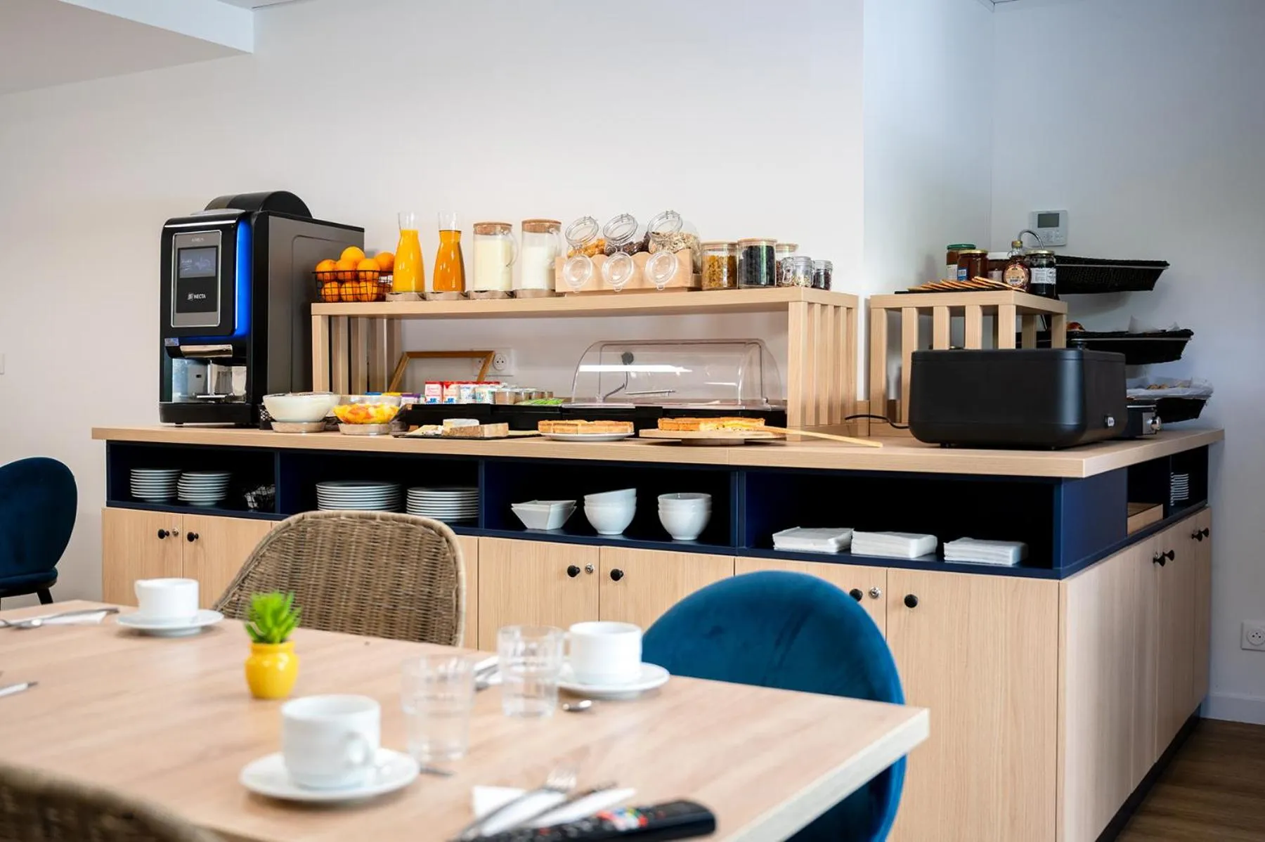 Breakfast in Nemea Appart Hotel Les Hauts de Milady Biarritz