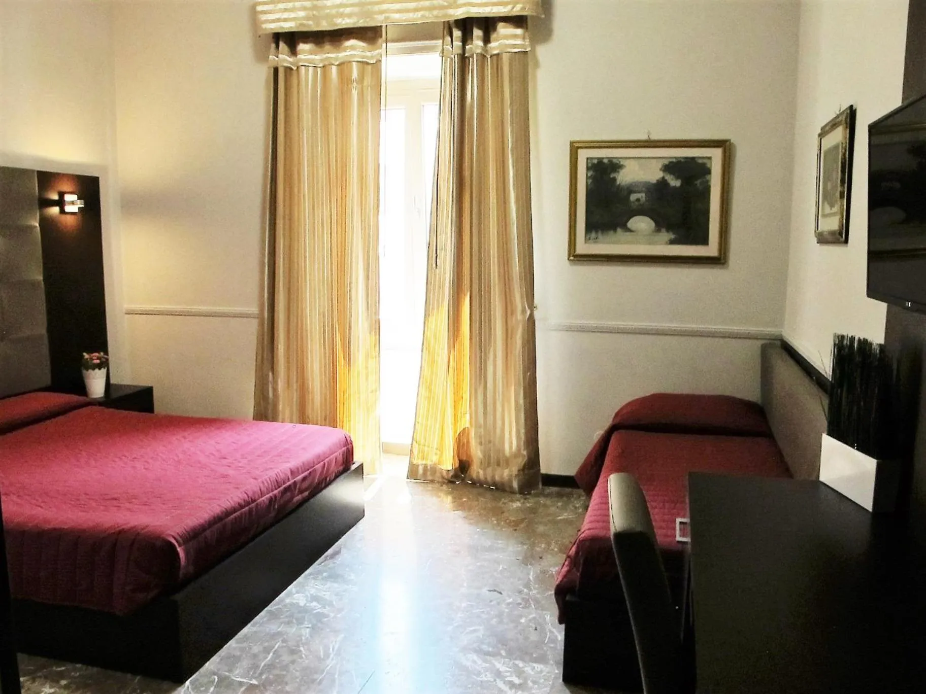 Photo of the whole room, Bed in Hotel d'Este