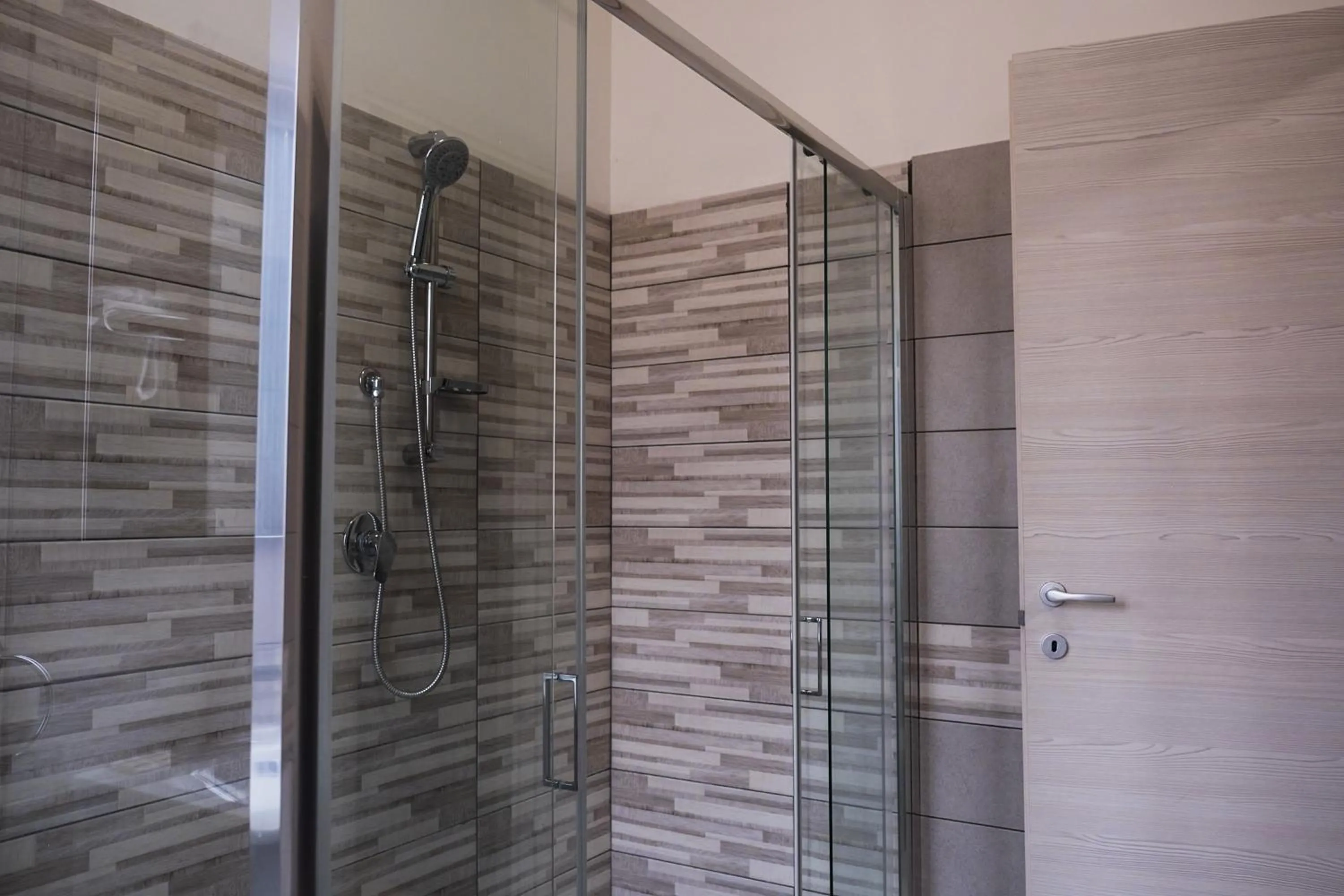 Shower in Hotel d'Este