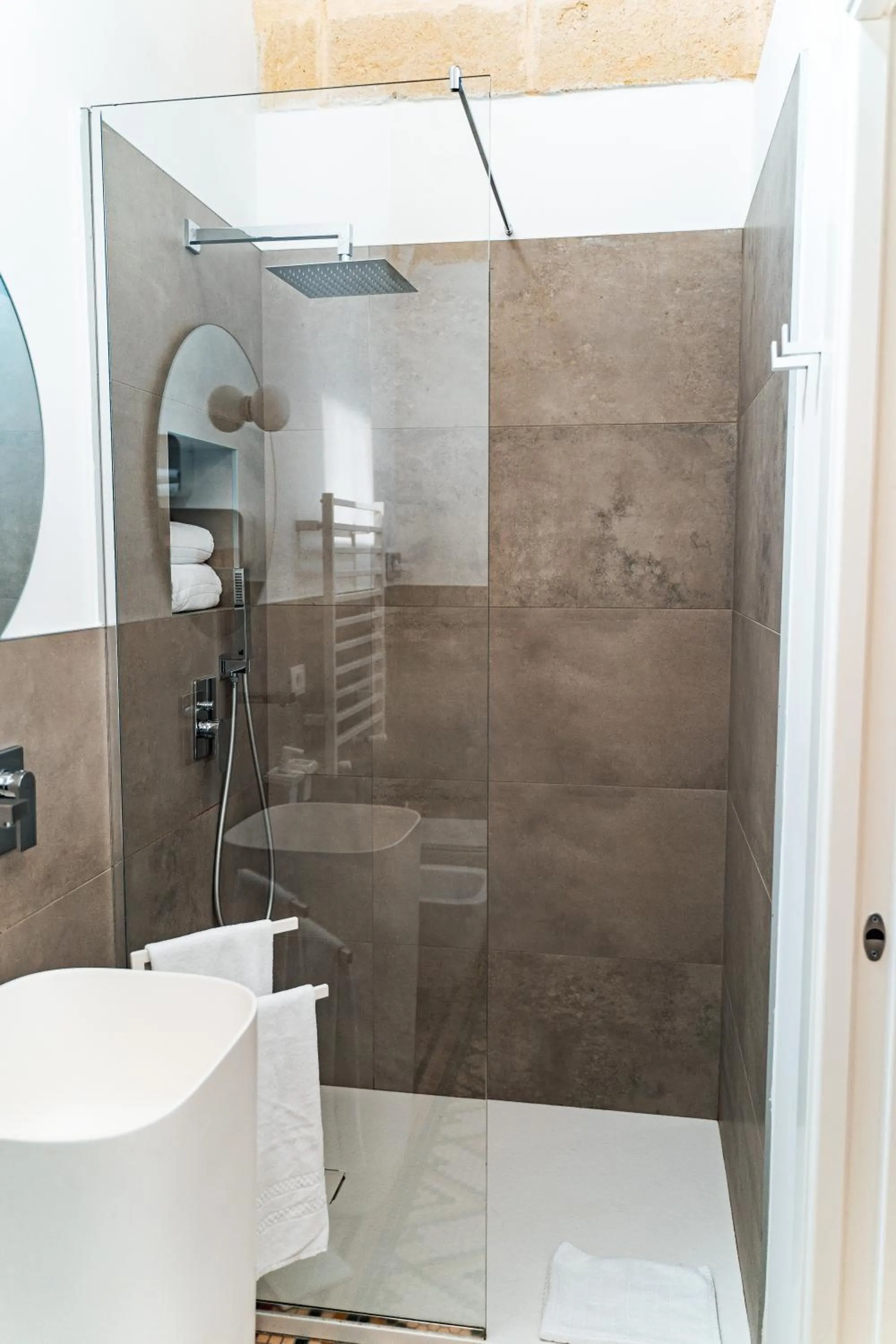Shower in Le Vie Del Centro Luxury Room