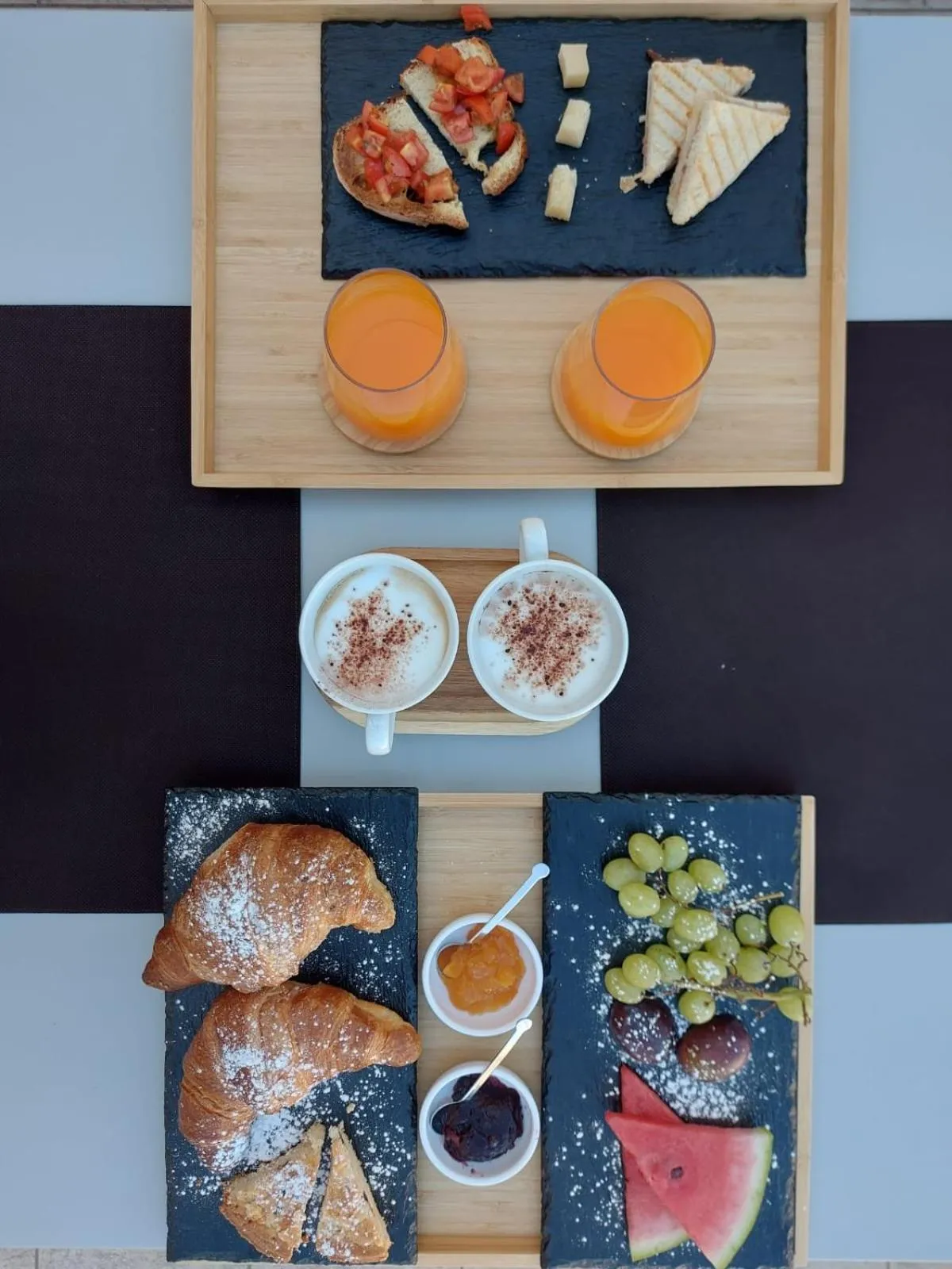 Breakfast in Le Vie Del Centro Luxury Room