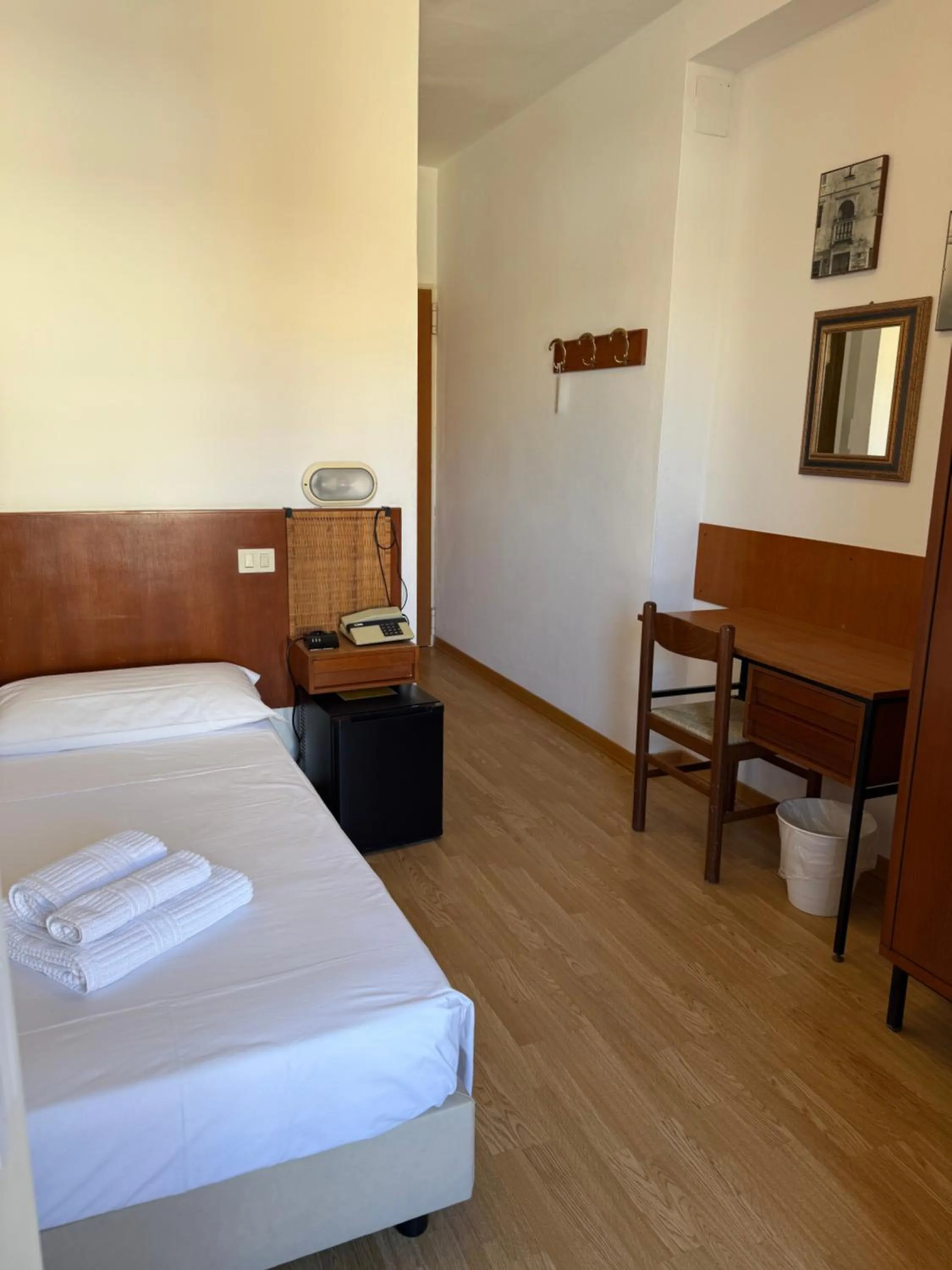 Bedroom, Bed in Hotel Helvetia