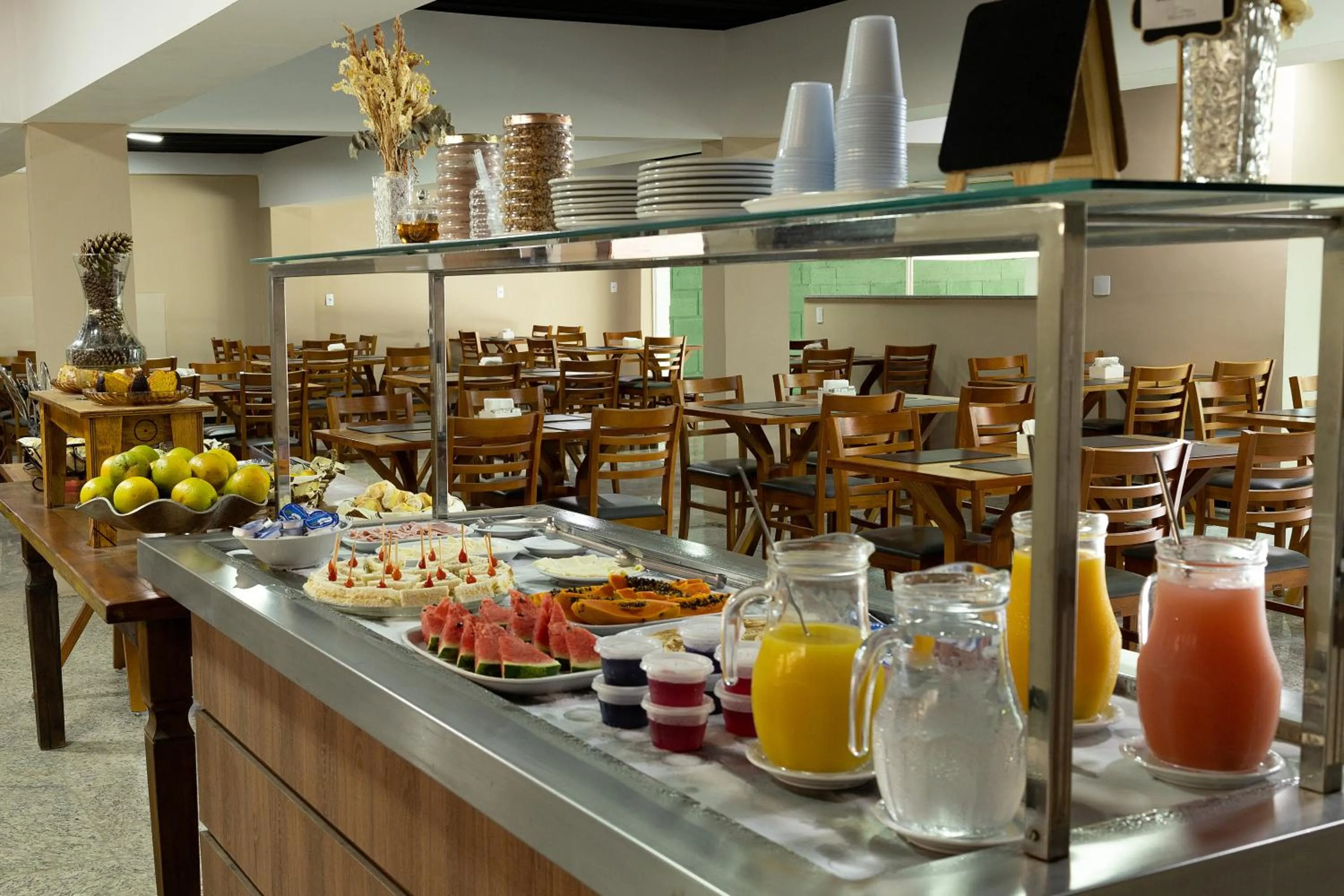 Buffet breakfast in GH Hotel Express