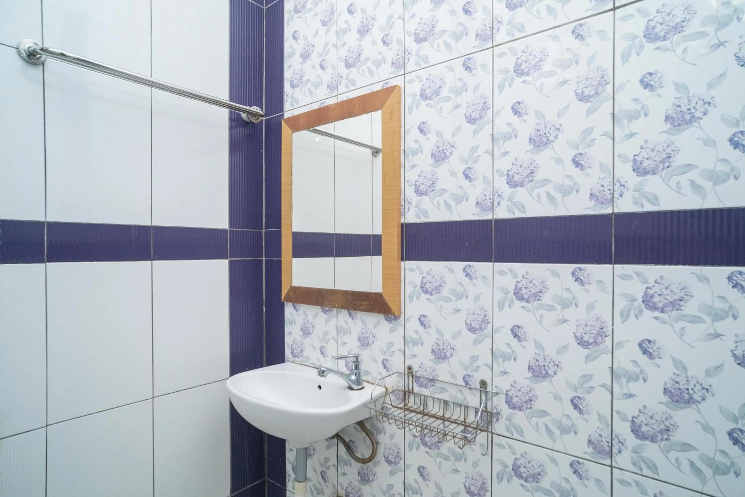 RedDoorz Syariah Near Lapangan Dwiwarna Barabai