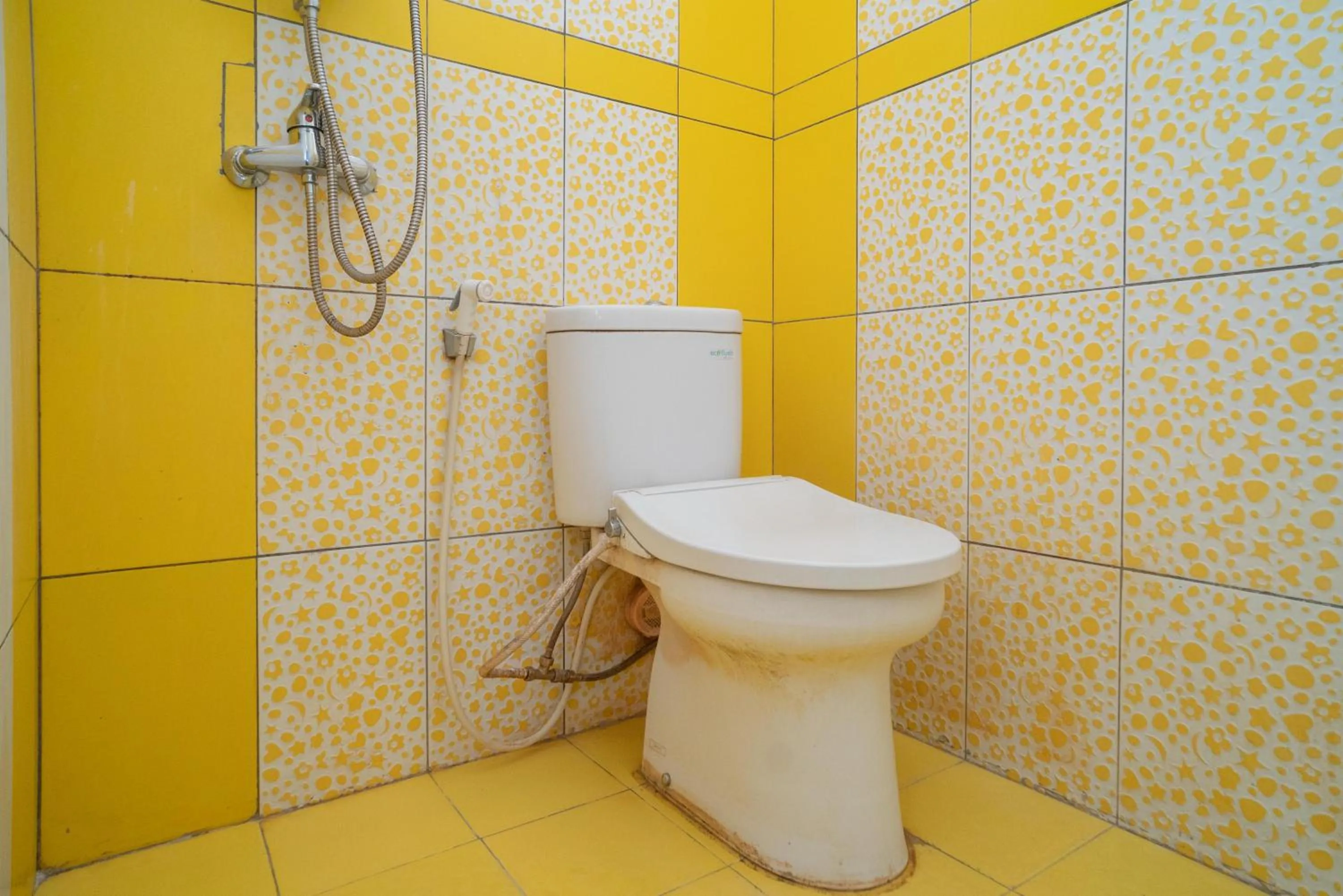 RedDoorz Syariah Near Lapangan Dwiwarna Barabai