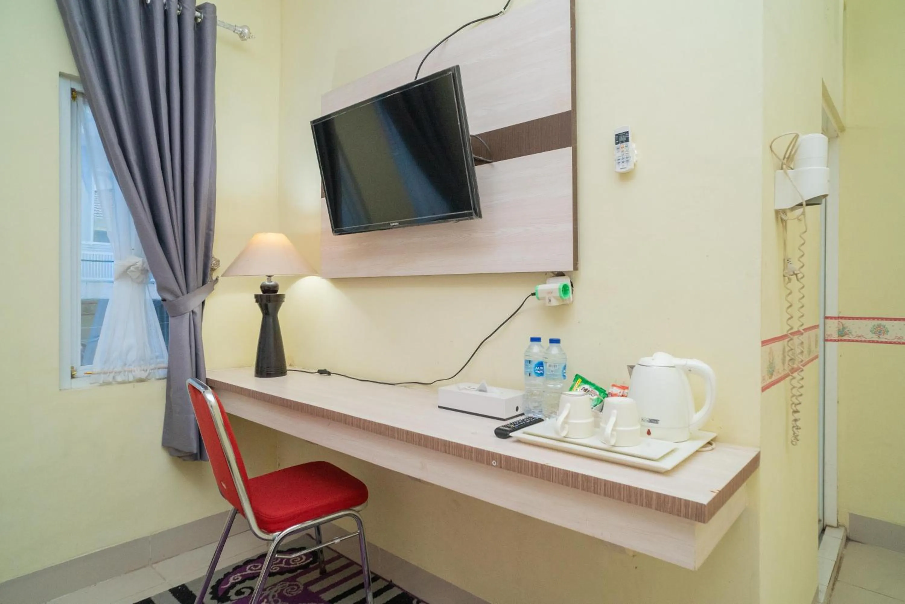 RedDoorz Syariah Near Lapangan Dwiwarna Barabai