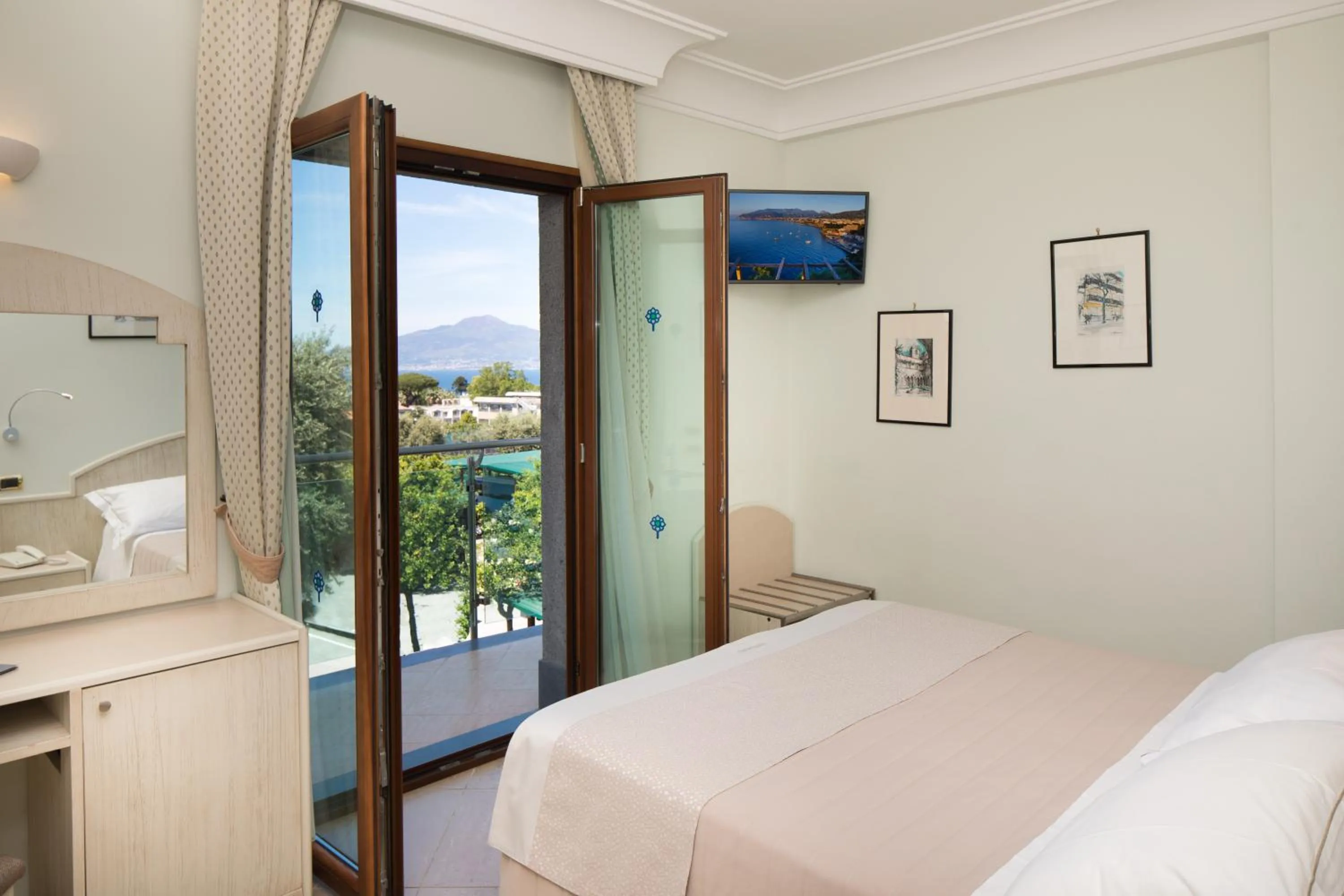 View (from property/room), Bed in Hotel Gardenia Sorrento, Ascend Hotel Collection