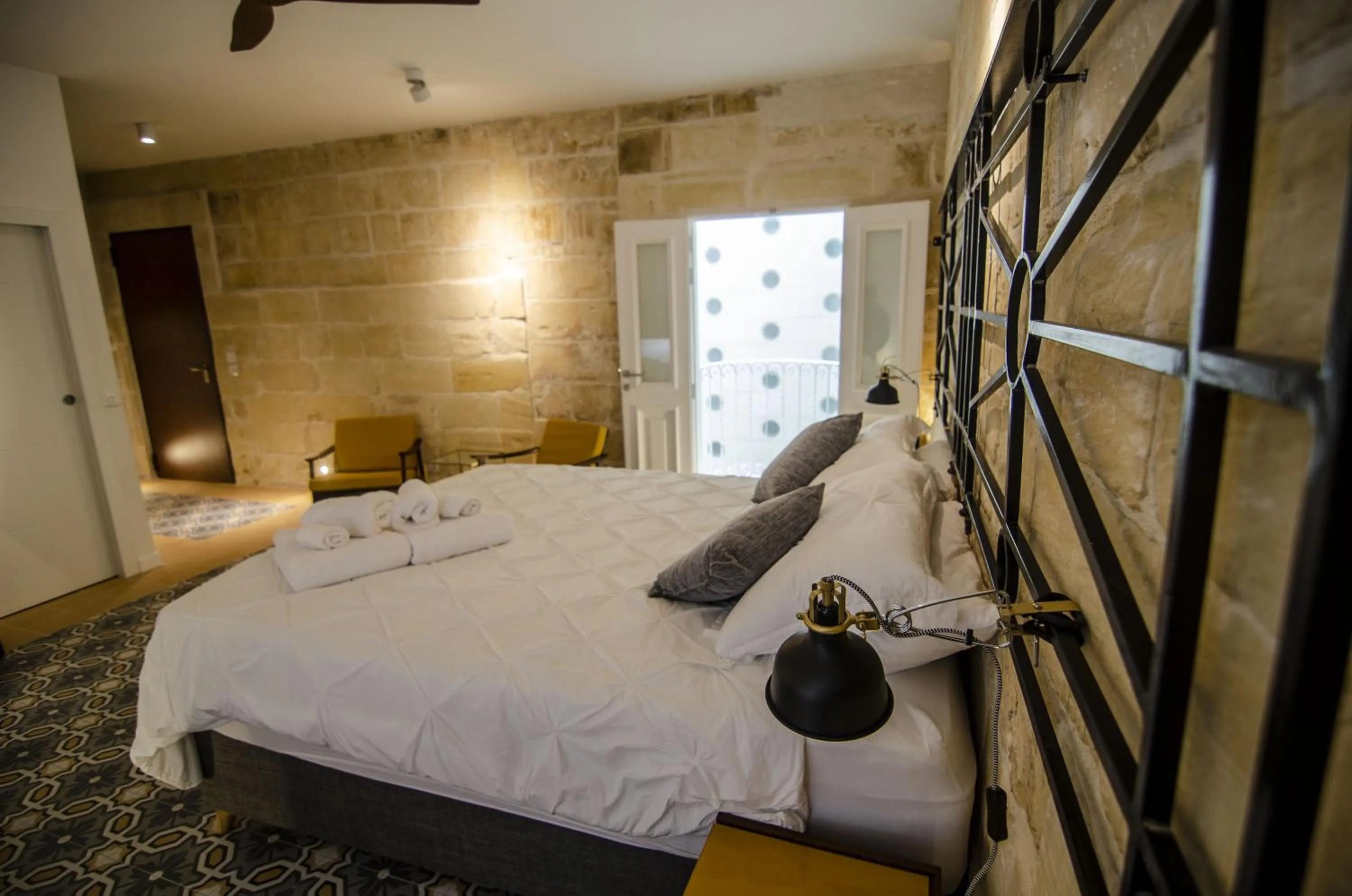 Bed in Senglea Suites