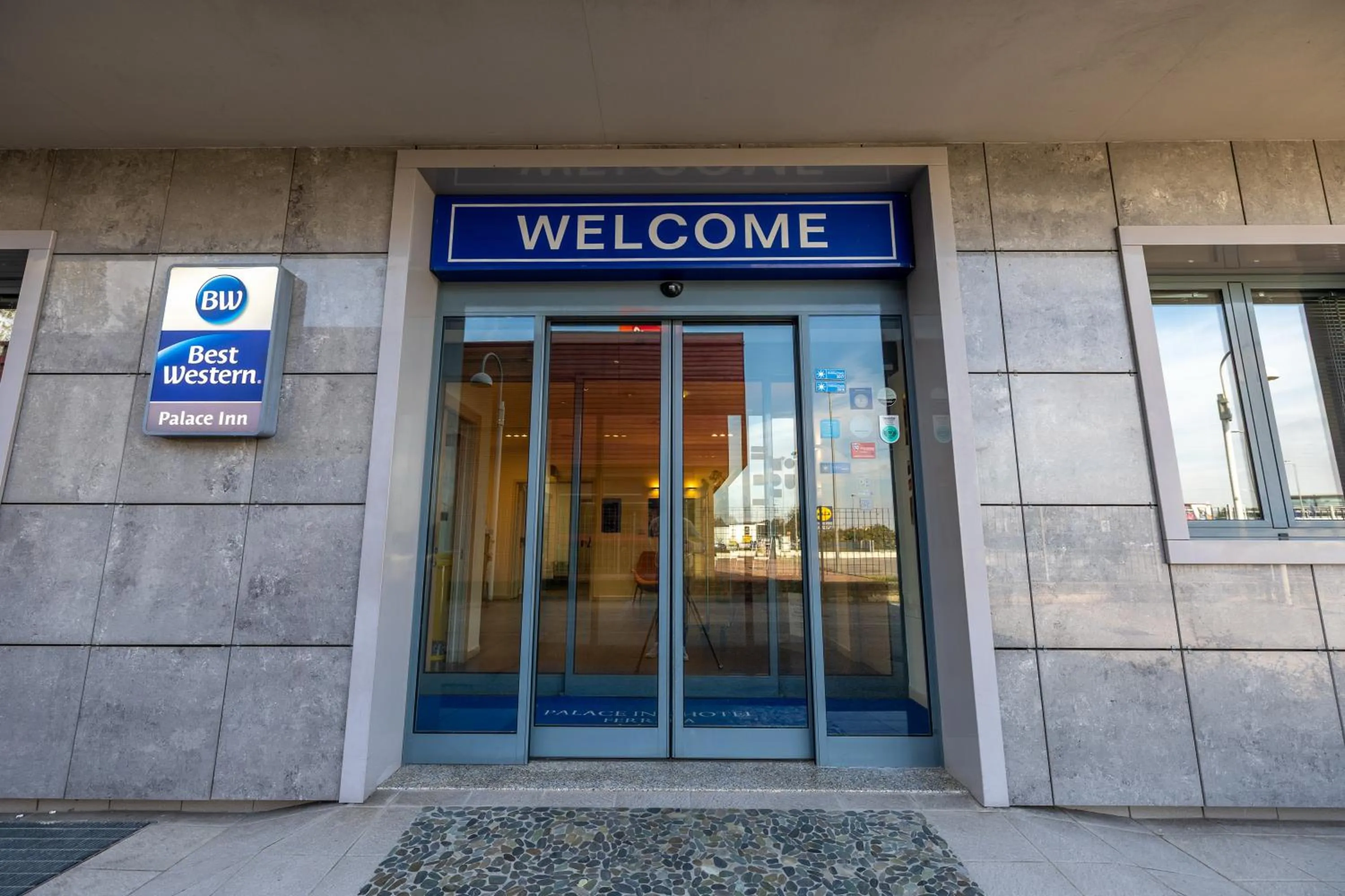 Facade/entrance in Best Western Palace Inn Hotel