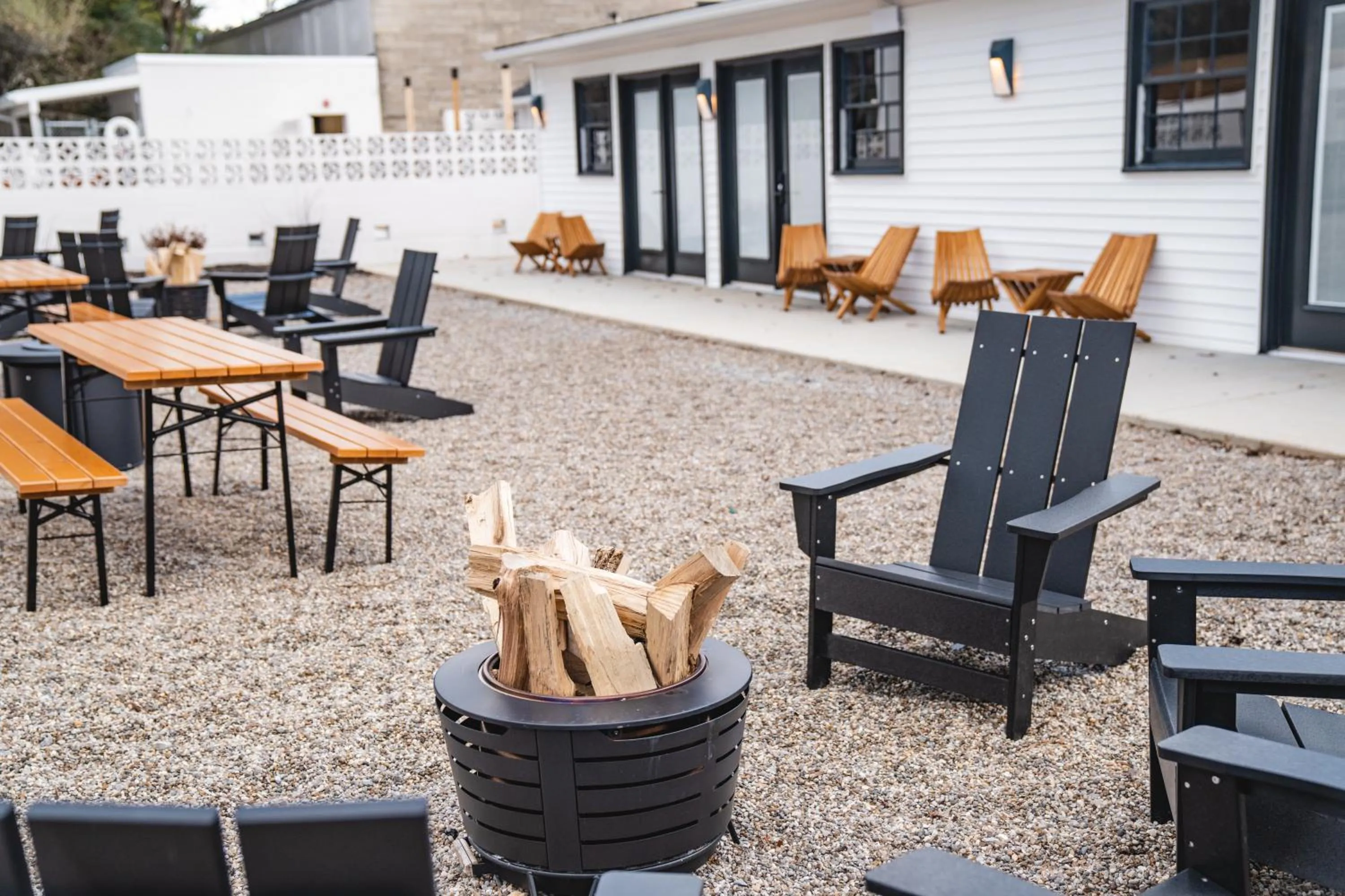 Inner courtyard view in Bardstown Motor Lodge