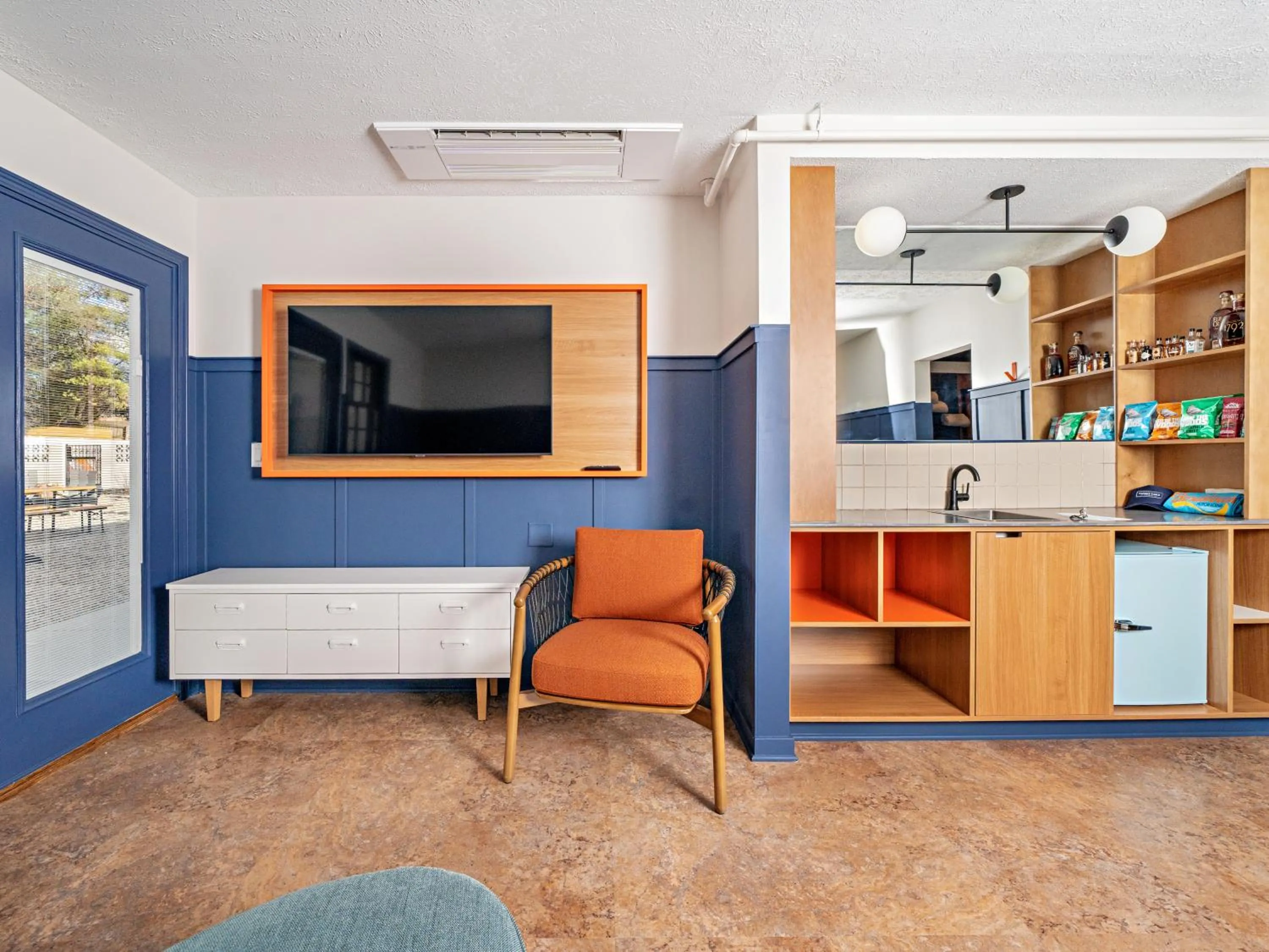 Living room in Bardstown Motor Lodge