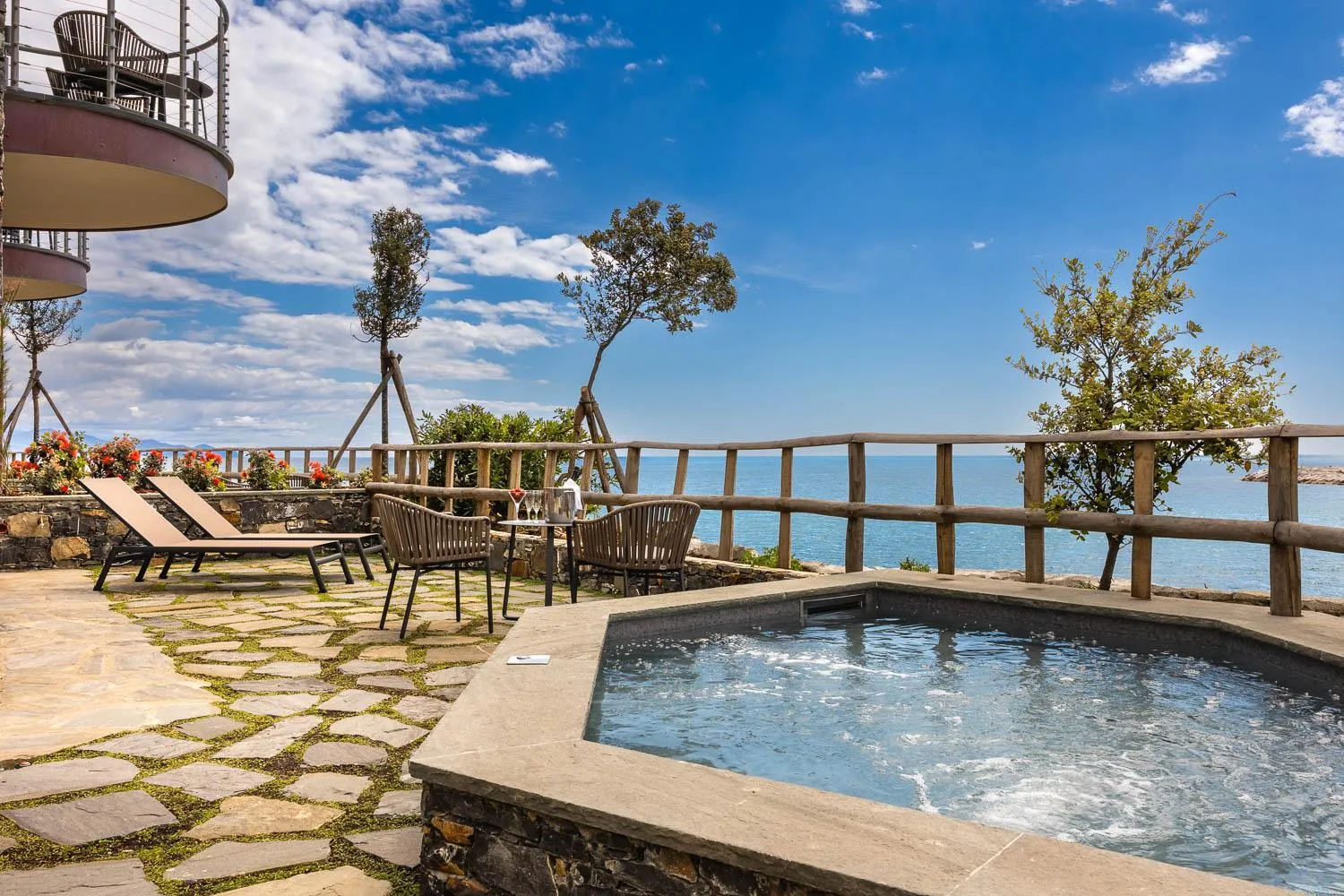 Swimming pool in Hotel Continental