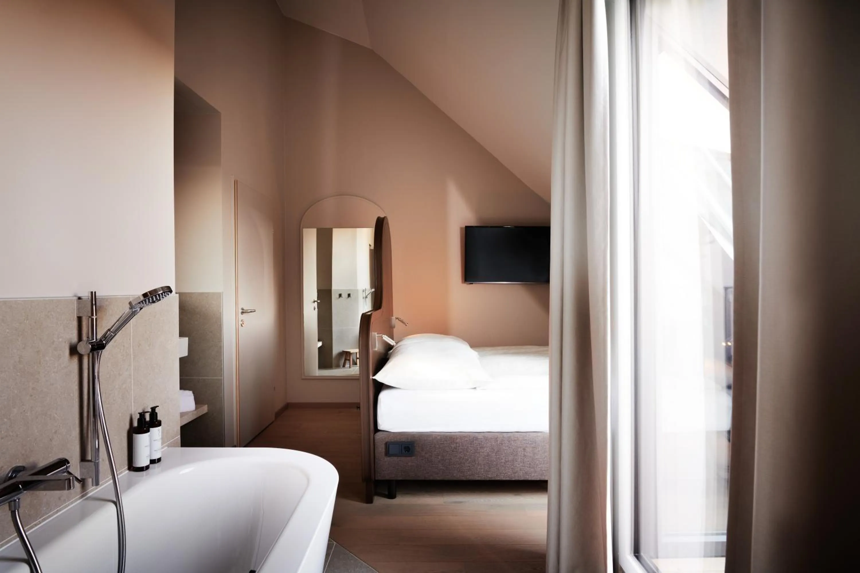 Bathroom, Bed in Boutique Hotel das Salz