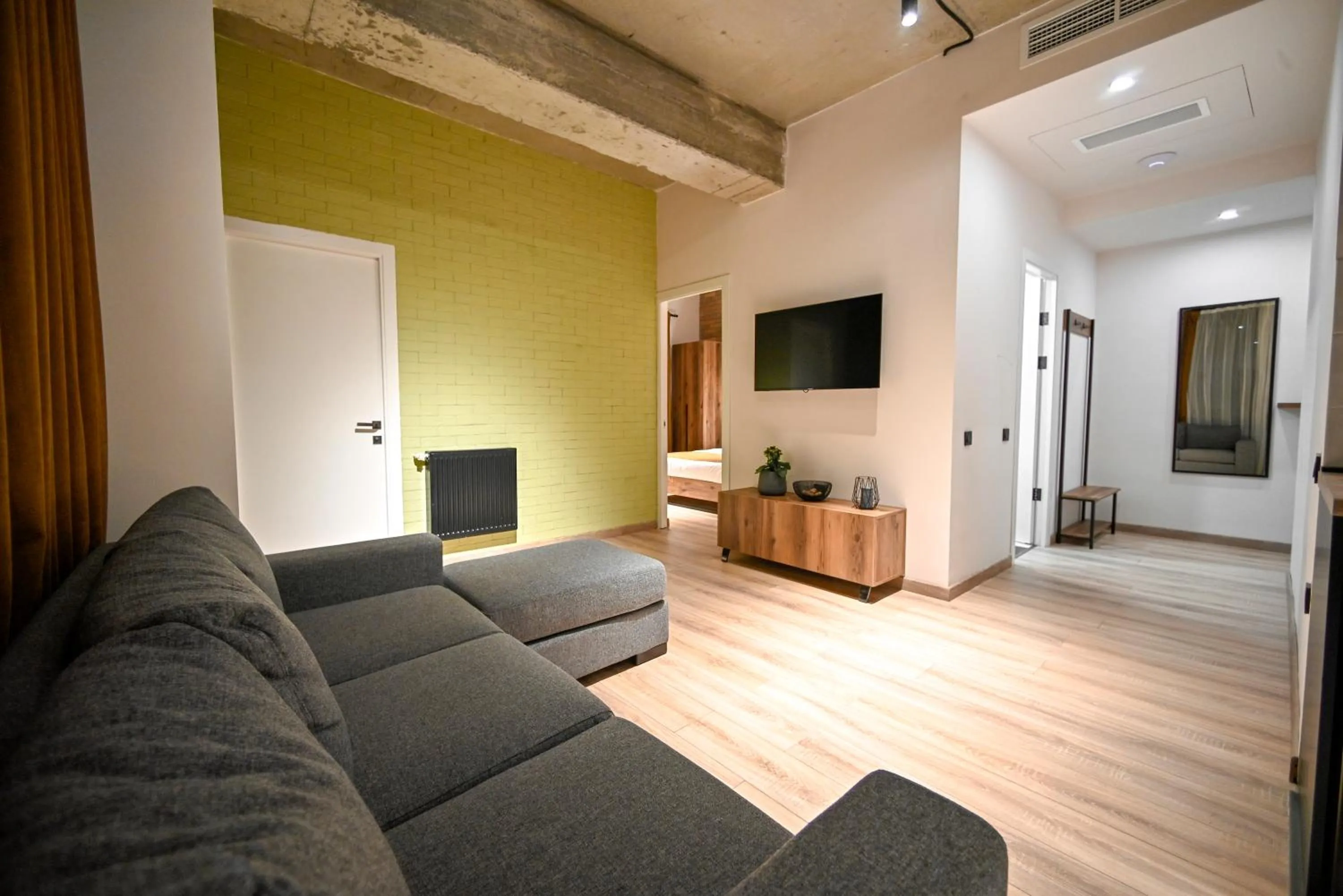 TV and multimedia in Rooms Apart Hotel by RED