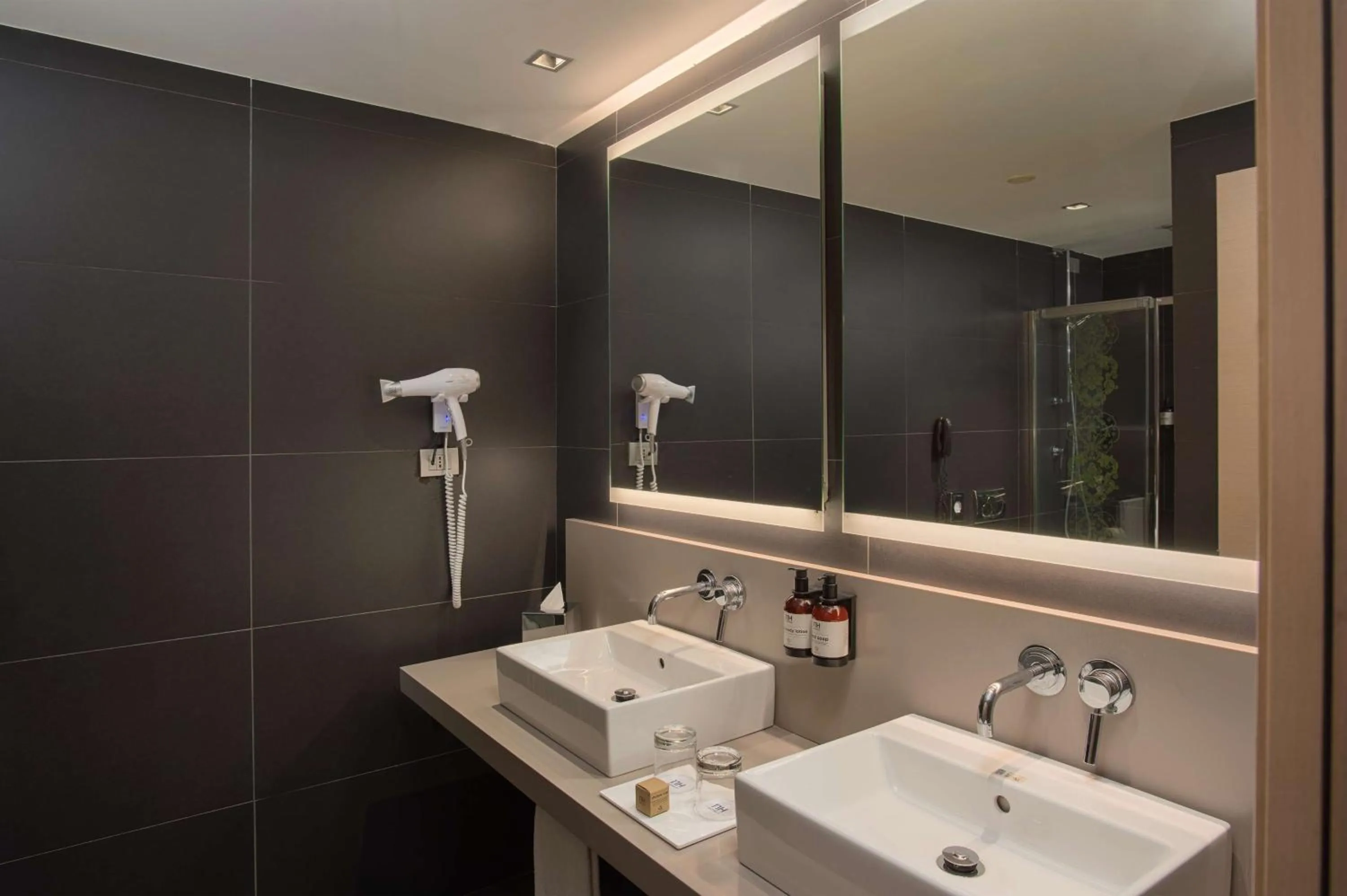 Bedroom in NH Palermo