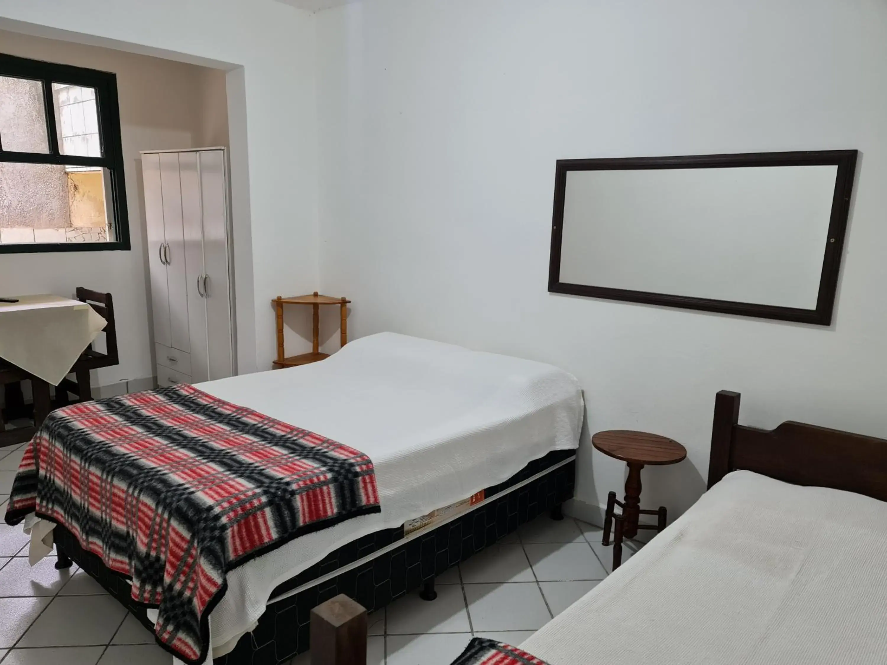 Economy Twin Room in Hotel Central Praia Economy Twin Room in Hotel Central Praia