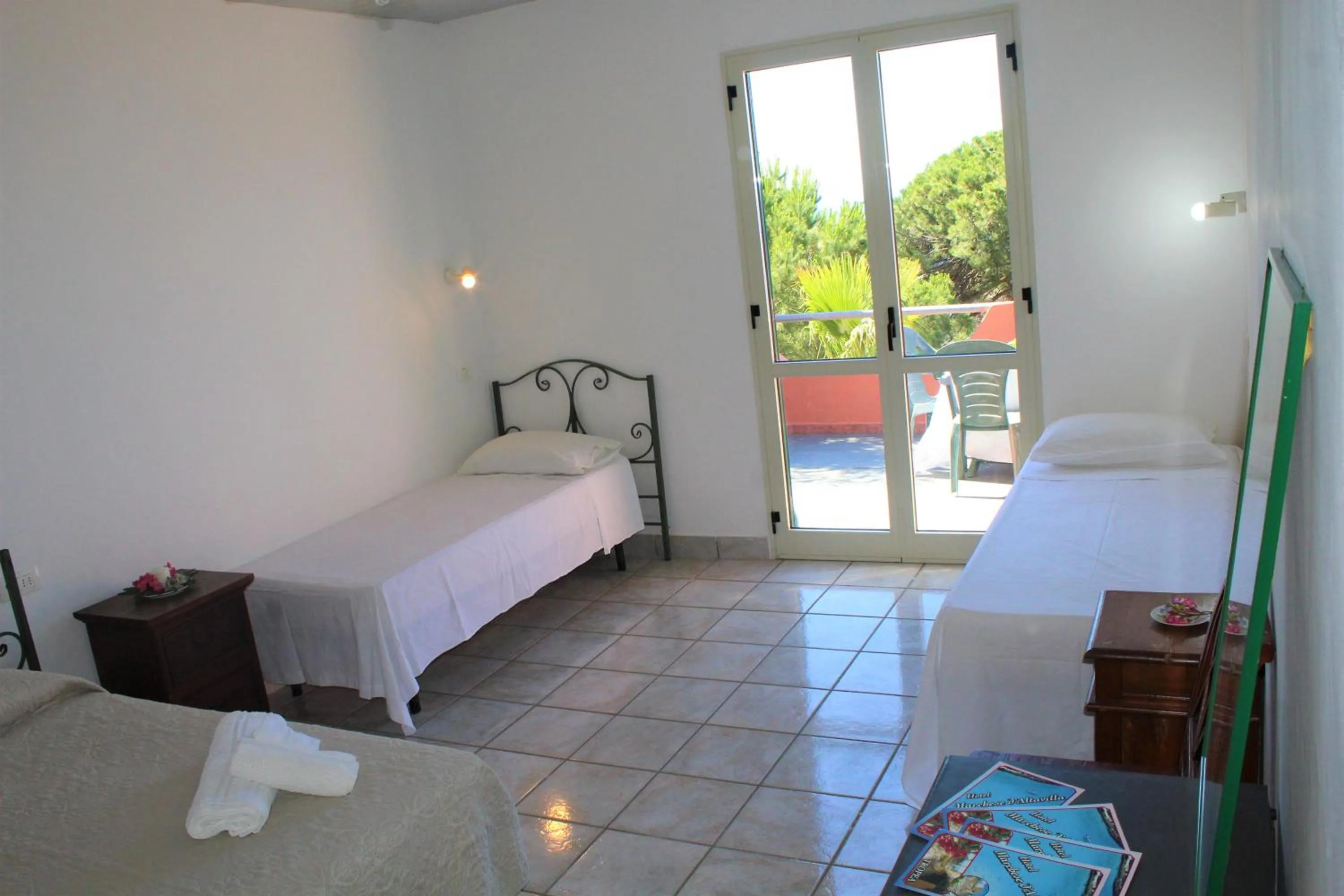 Bedroom, Bed in Hotel - Giardino Marchese D'Altavilla