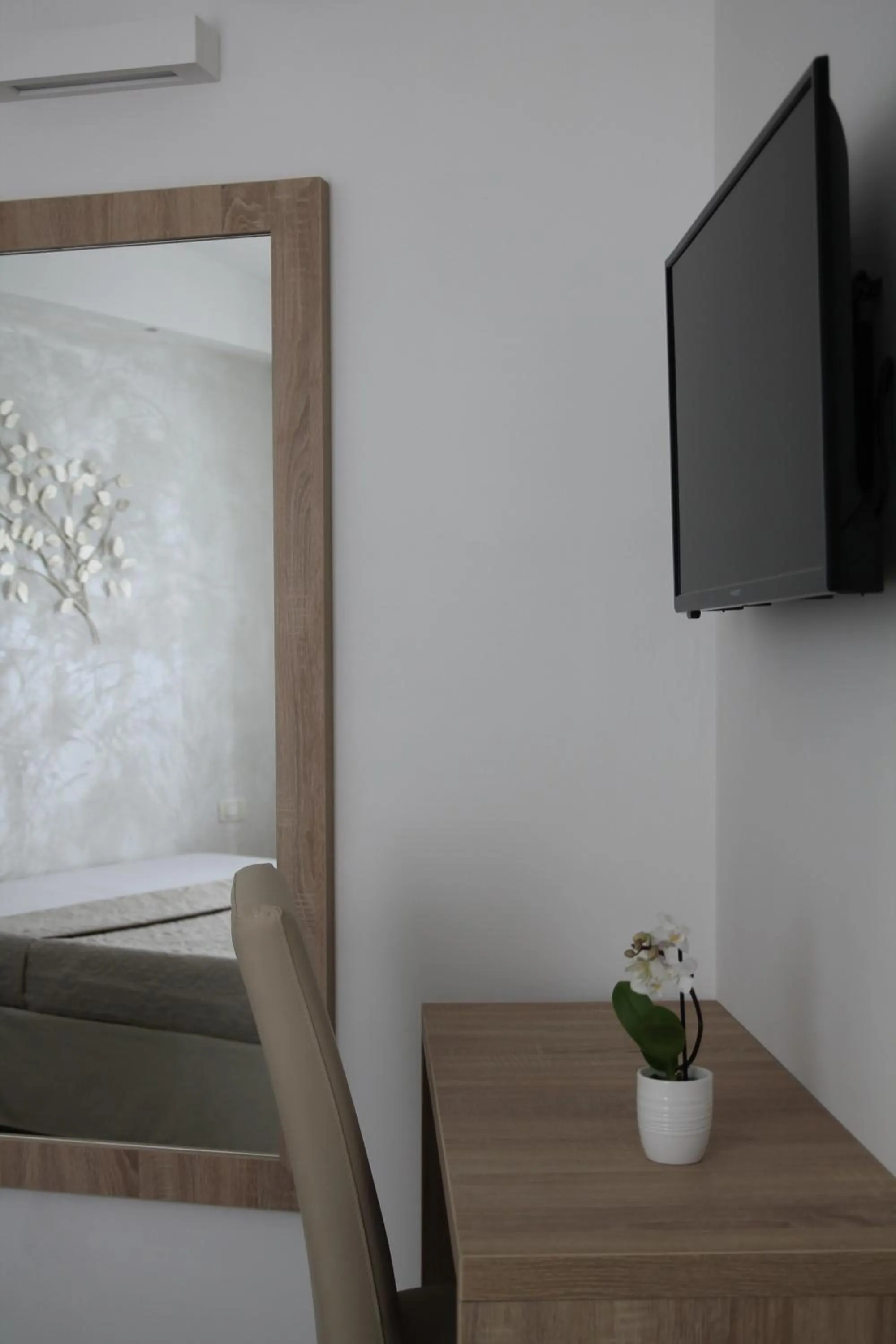 TV and multimedia in Hotel - Giardino Marchese D'Altavilla