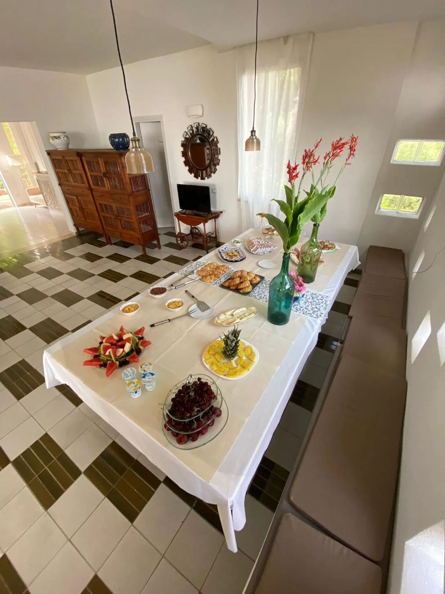 Breakfast in Hotel - Giardino Marchese D'Altavilla