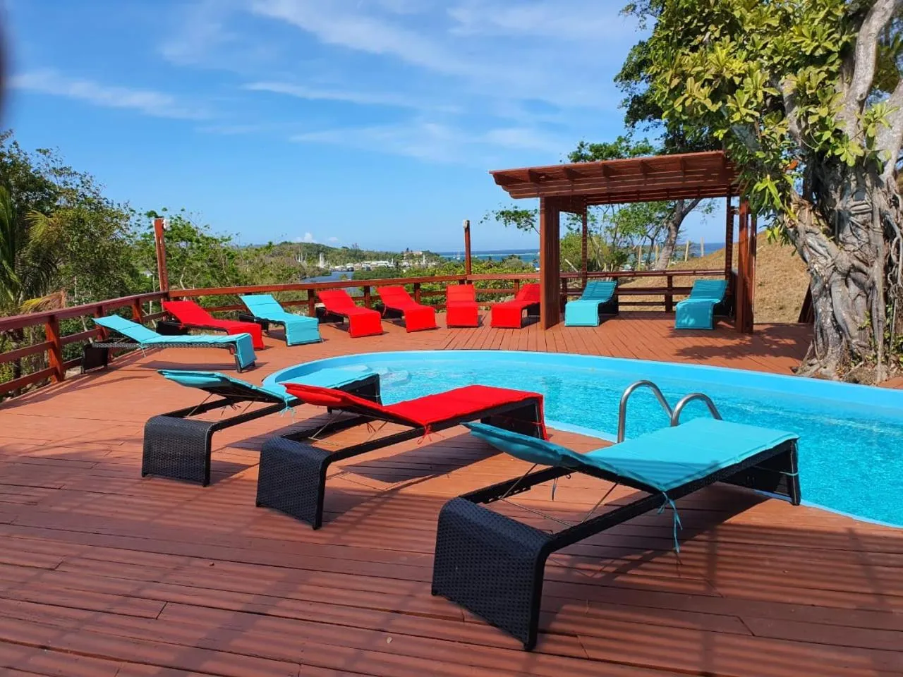 Property building in Hotel and Dive Center Roatan Yacht Club