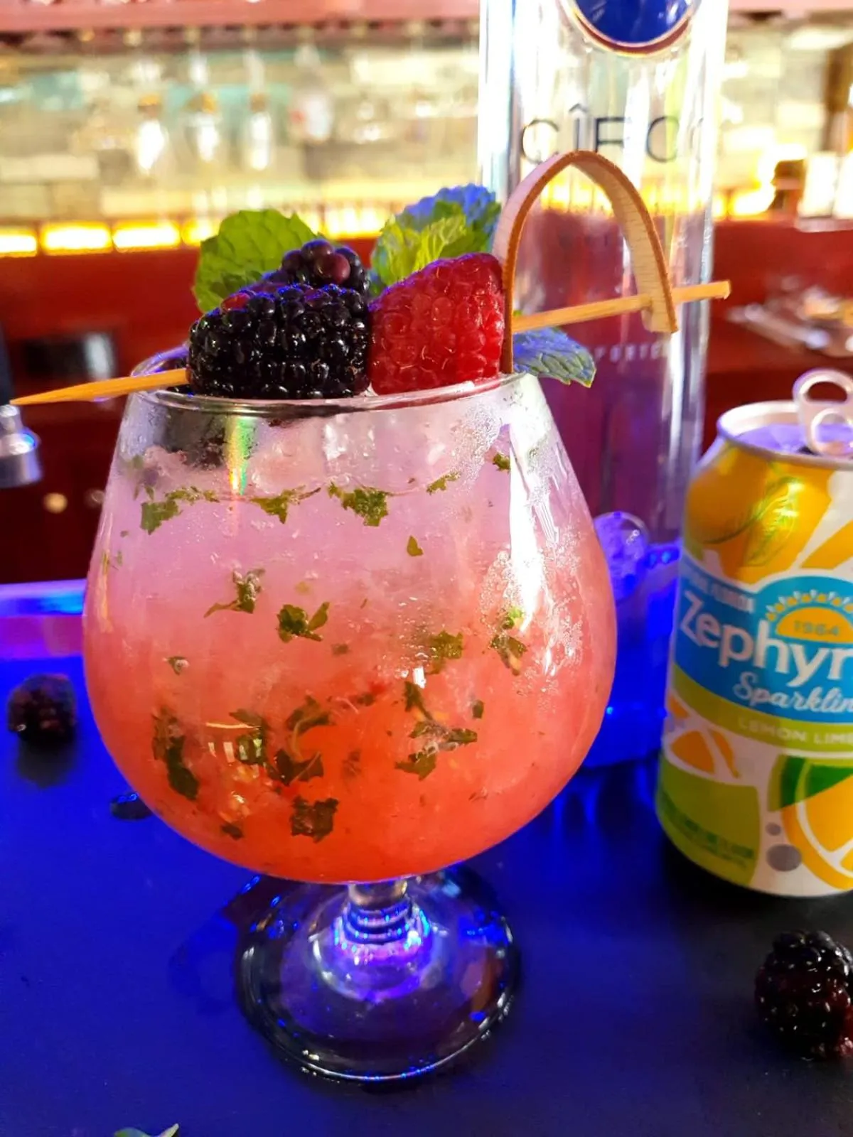 Drinks in Hotel and Dive Center Roatan Yacht Club