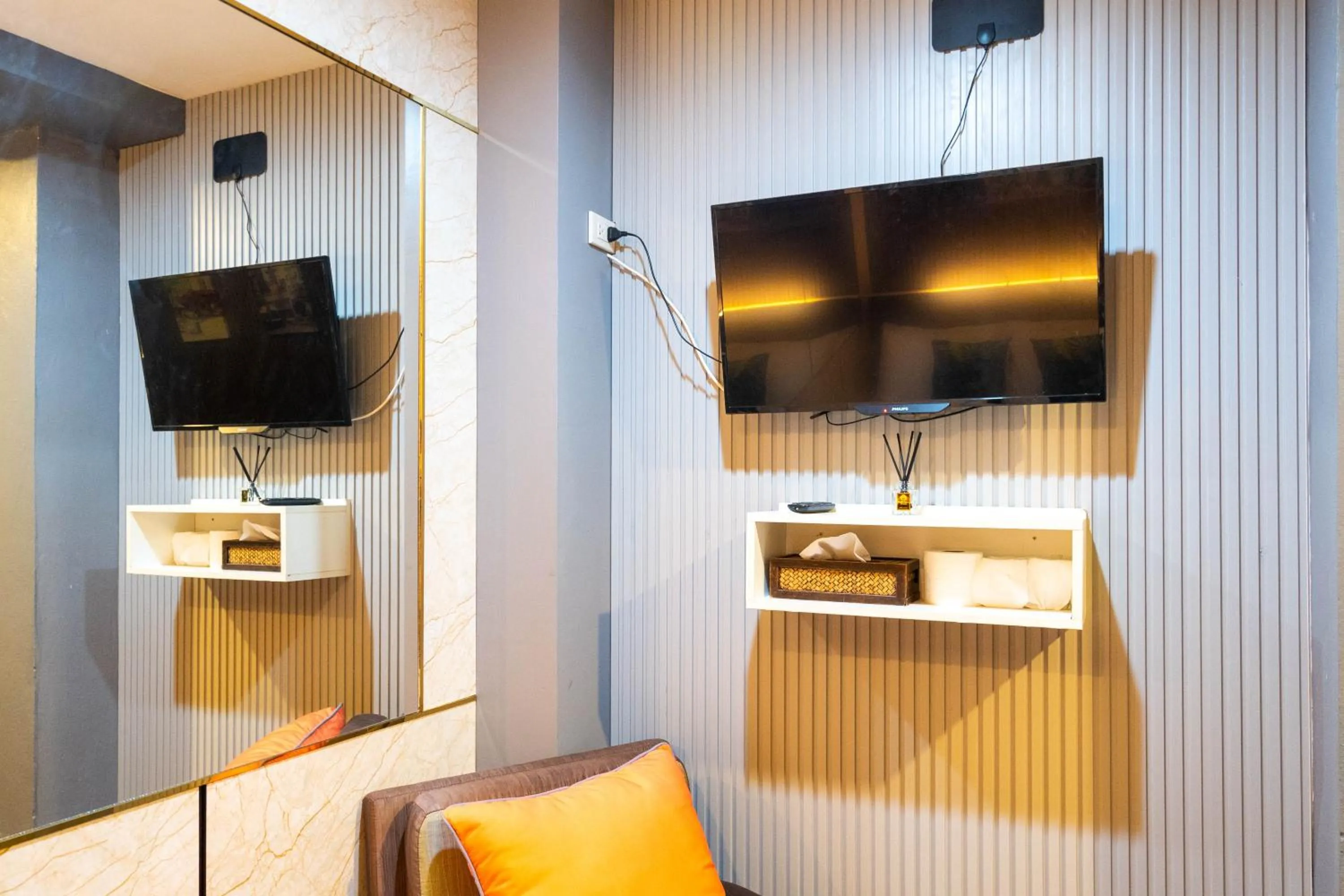 TV and multimedia in Usman Halal Home